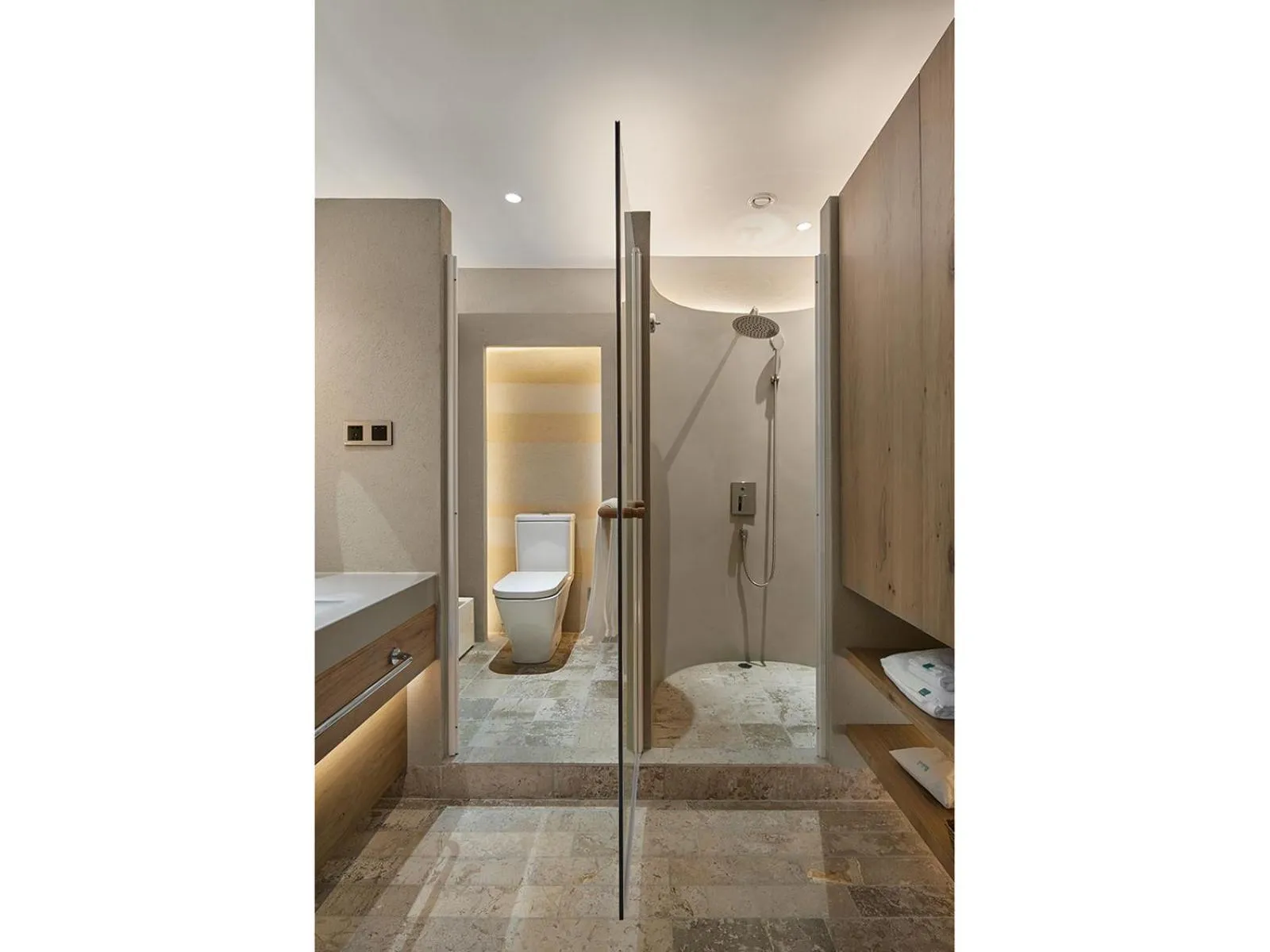 Bathroom in EBO Hotel Hangzhou Wulin - 5 mins drive to the West Lake