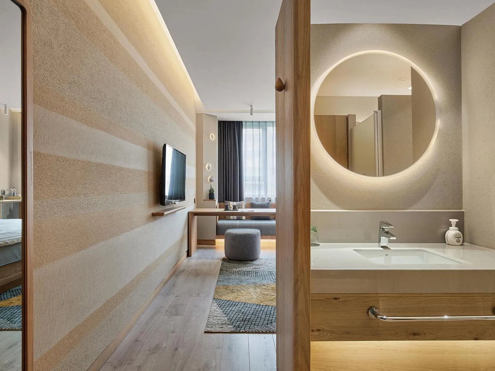 Decorative detail, Bed in EBO Hotel Hangzhou Wulin - 5 mins drive to the West Lake