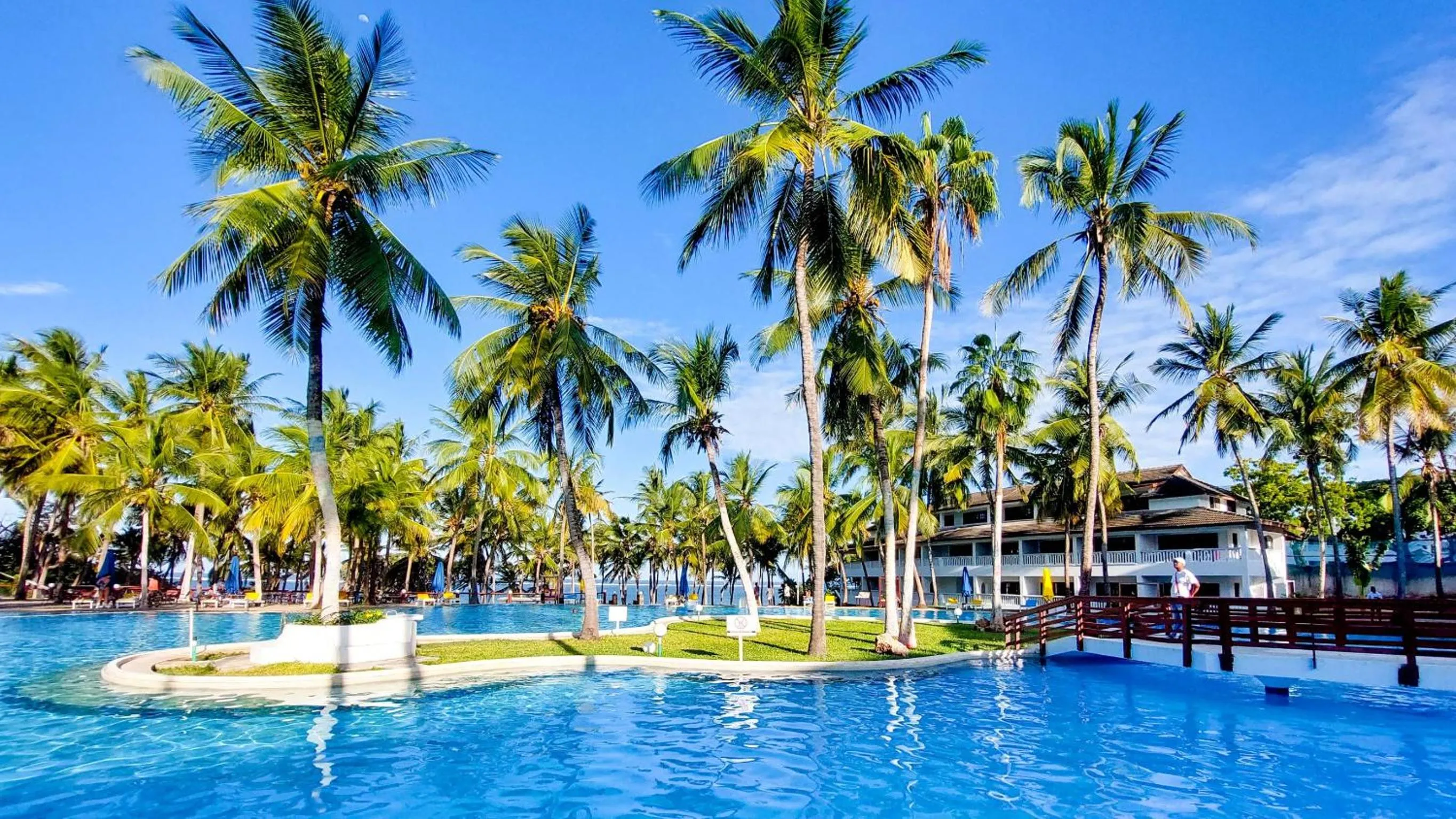 Day in PrideInn Flamingo Beach Resort & Spa Mombasa