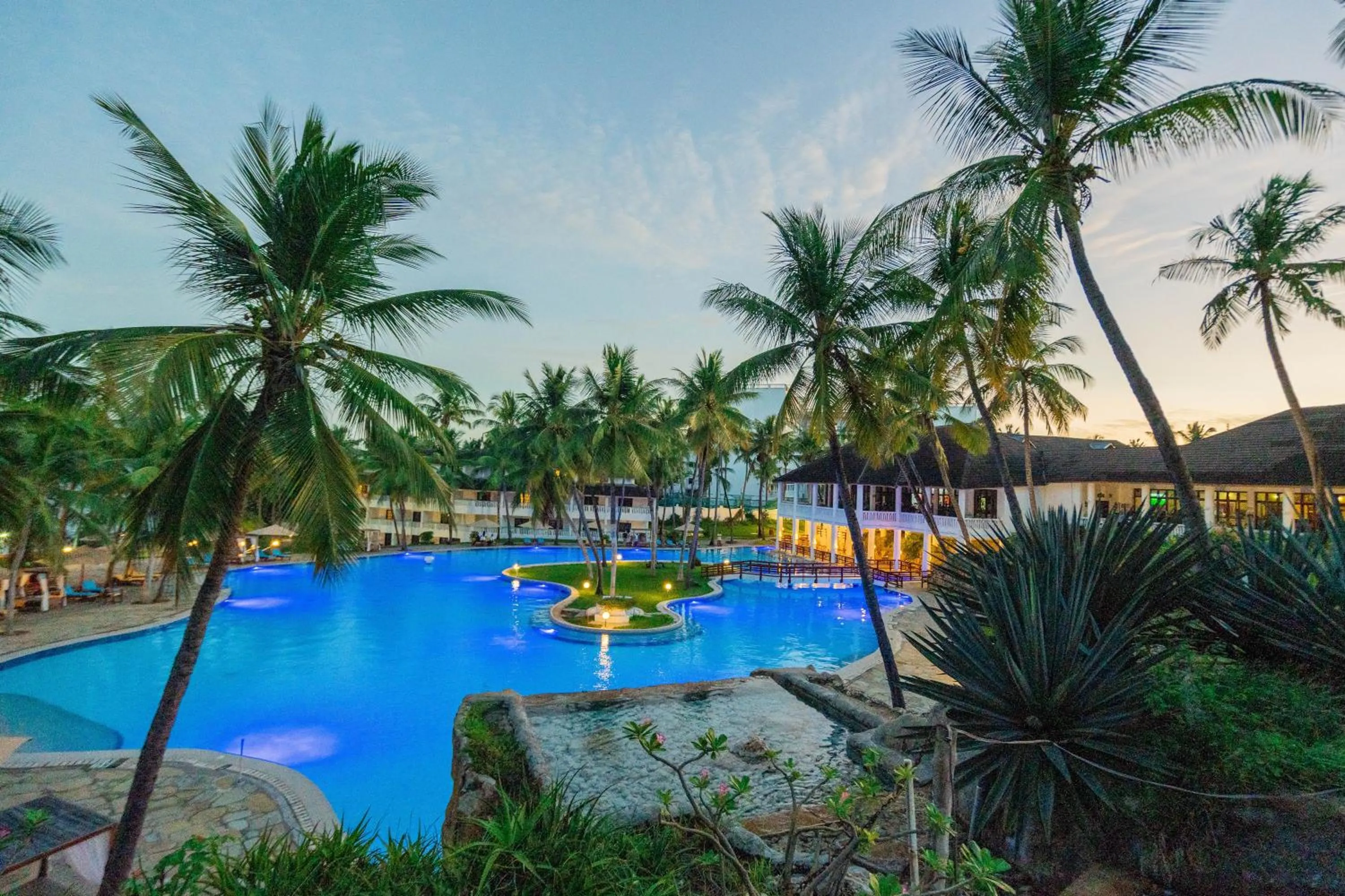 Day in PrideInn Flamingo Beach Resort & Spa Mombasa