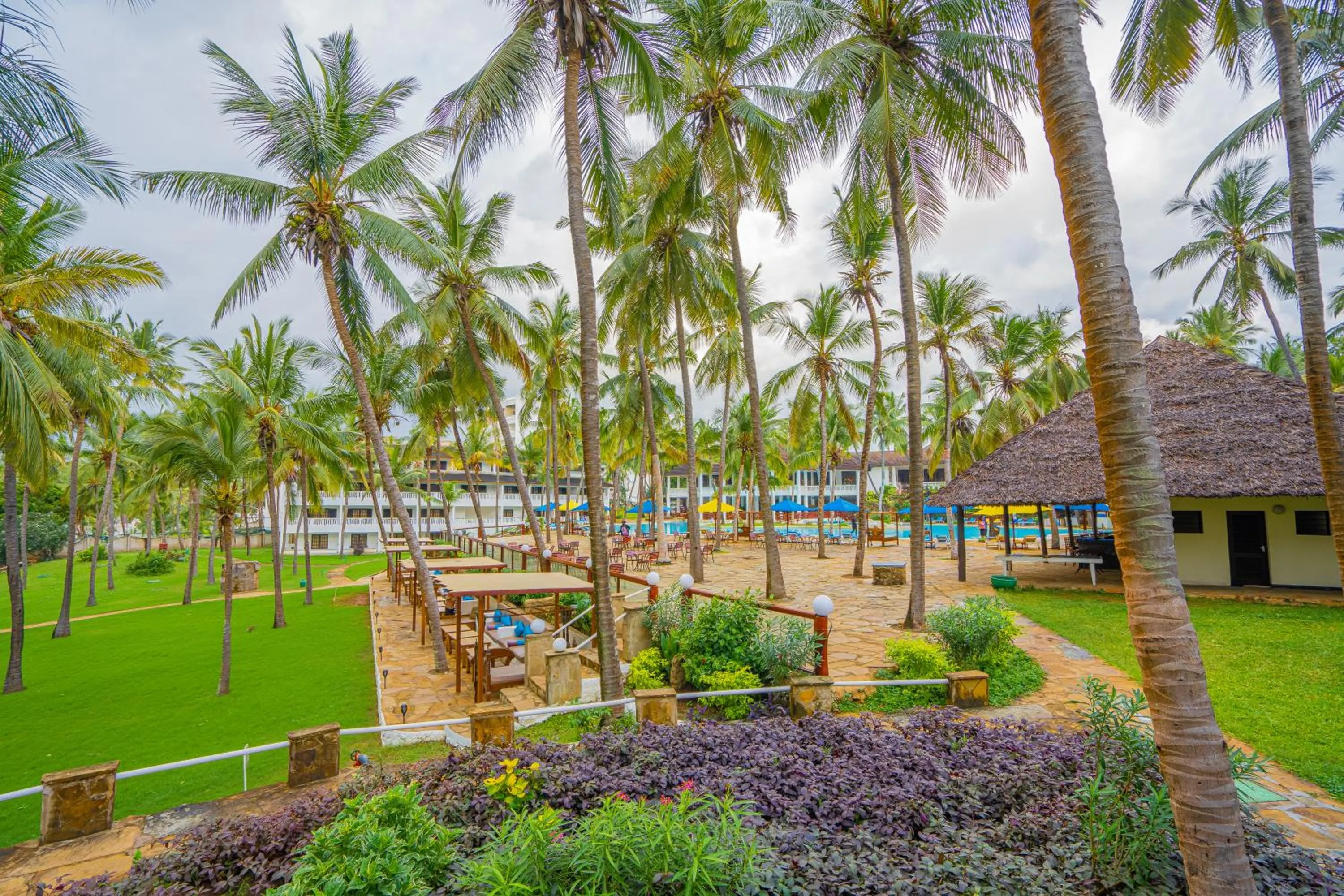 Spring in PrideInn Flamingo Beach Resort & Spa Mombasa