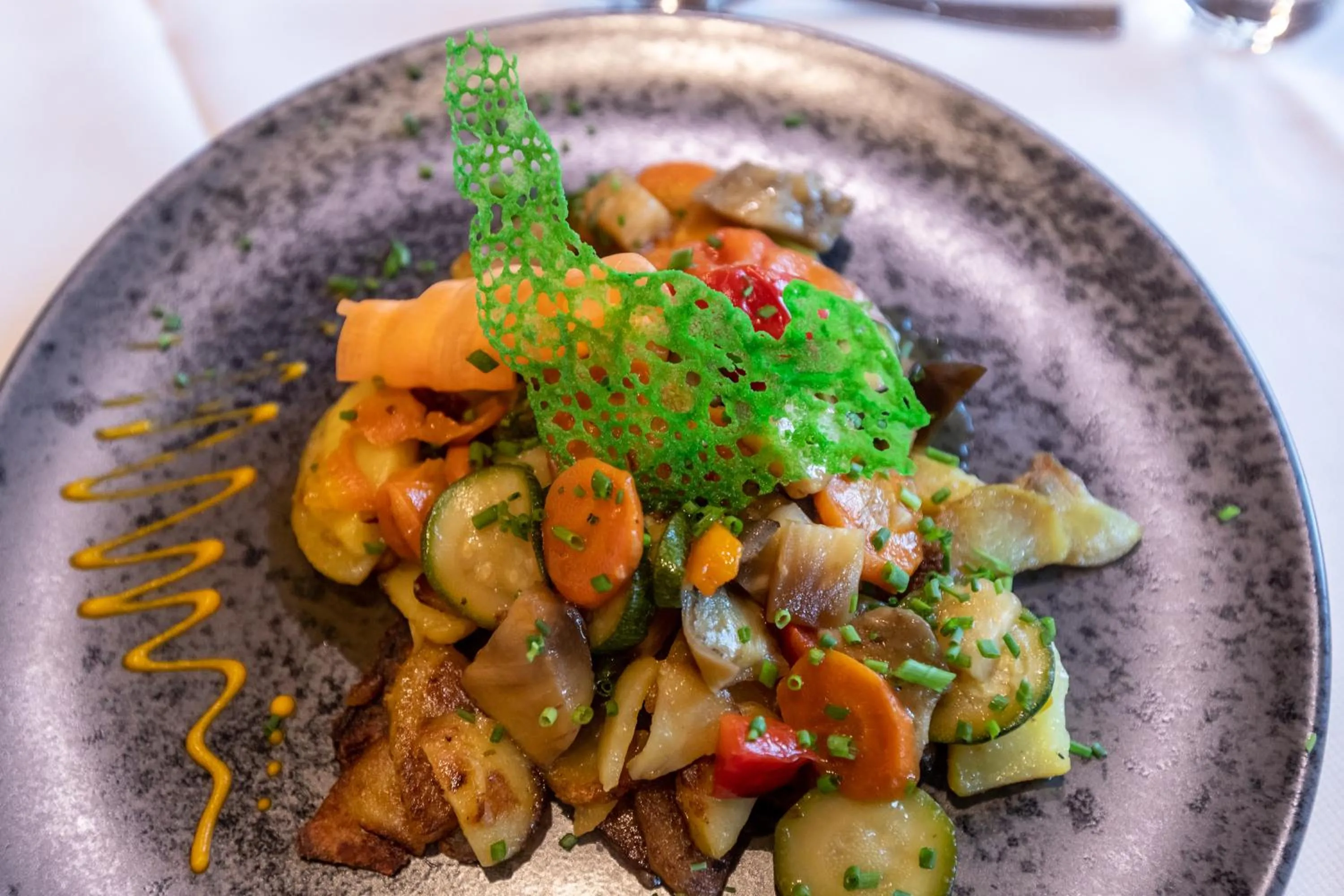 Restaurant/places to eat in Hotel Jonathan