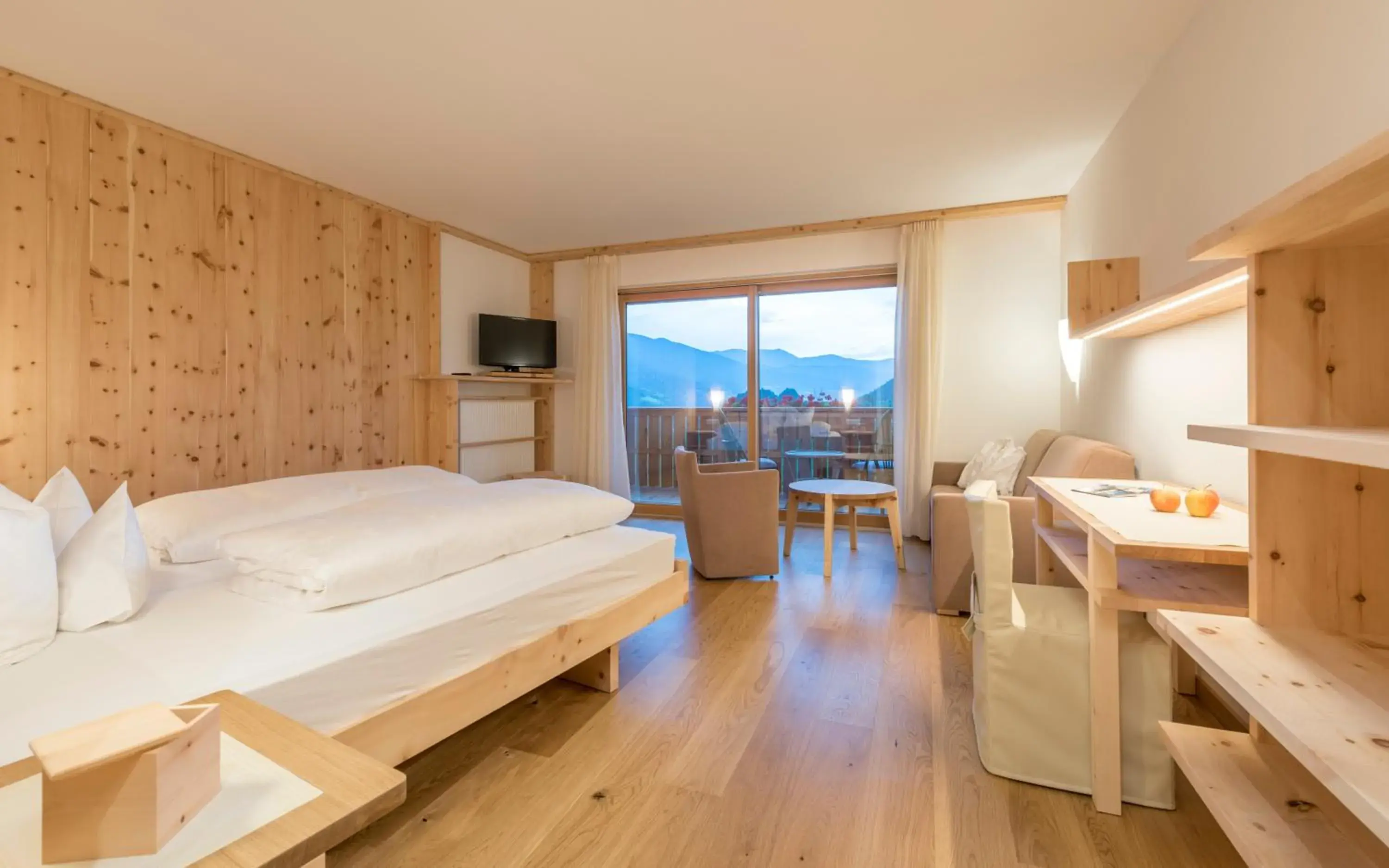 Family Room in Hotel Jonathan Family Room in Hotel Jonathan