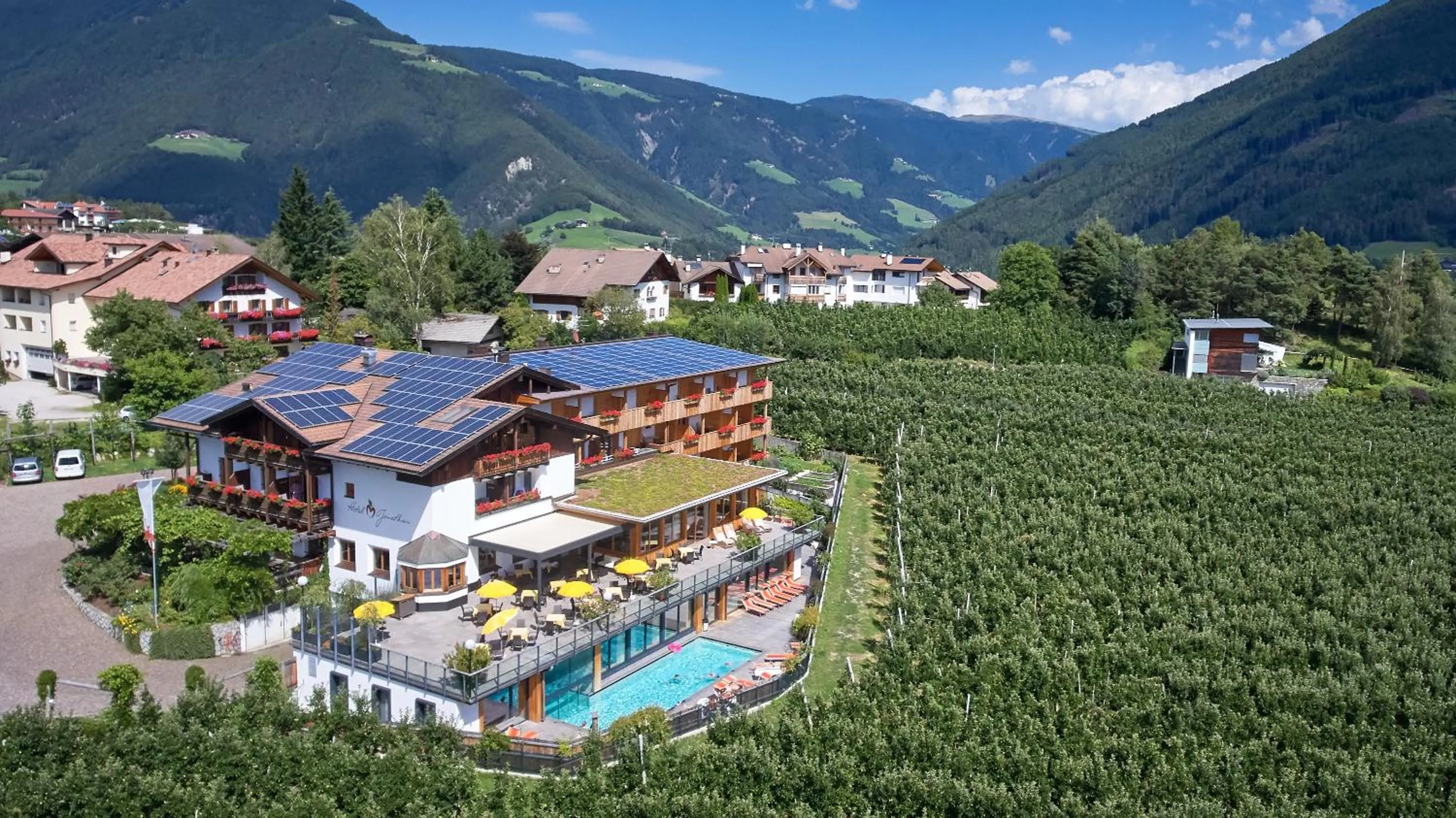 Property building in Hotel Jonathan