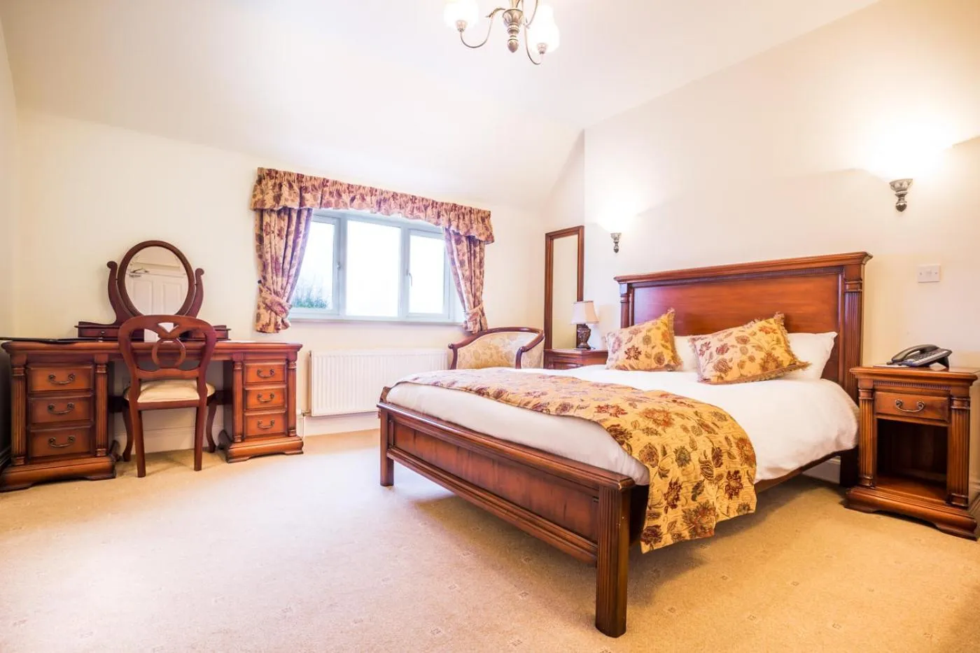 Bedroom, Bed in The Down Inn