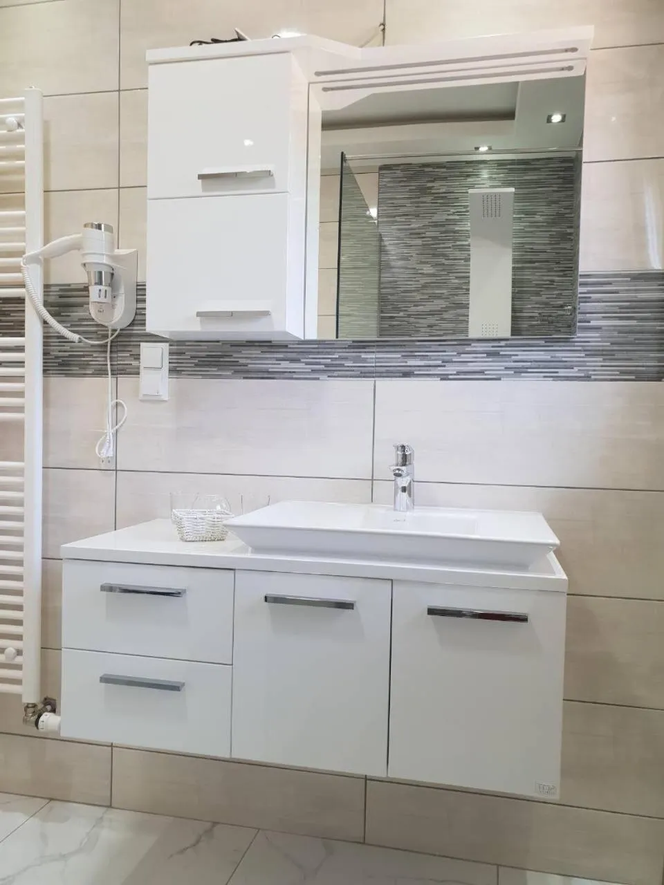 Bathroom in Rustic Inn River