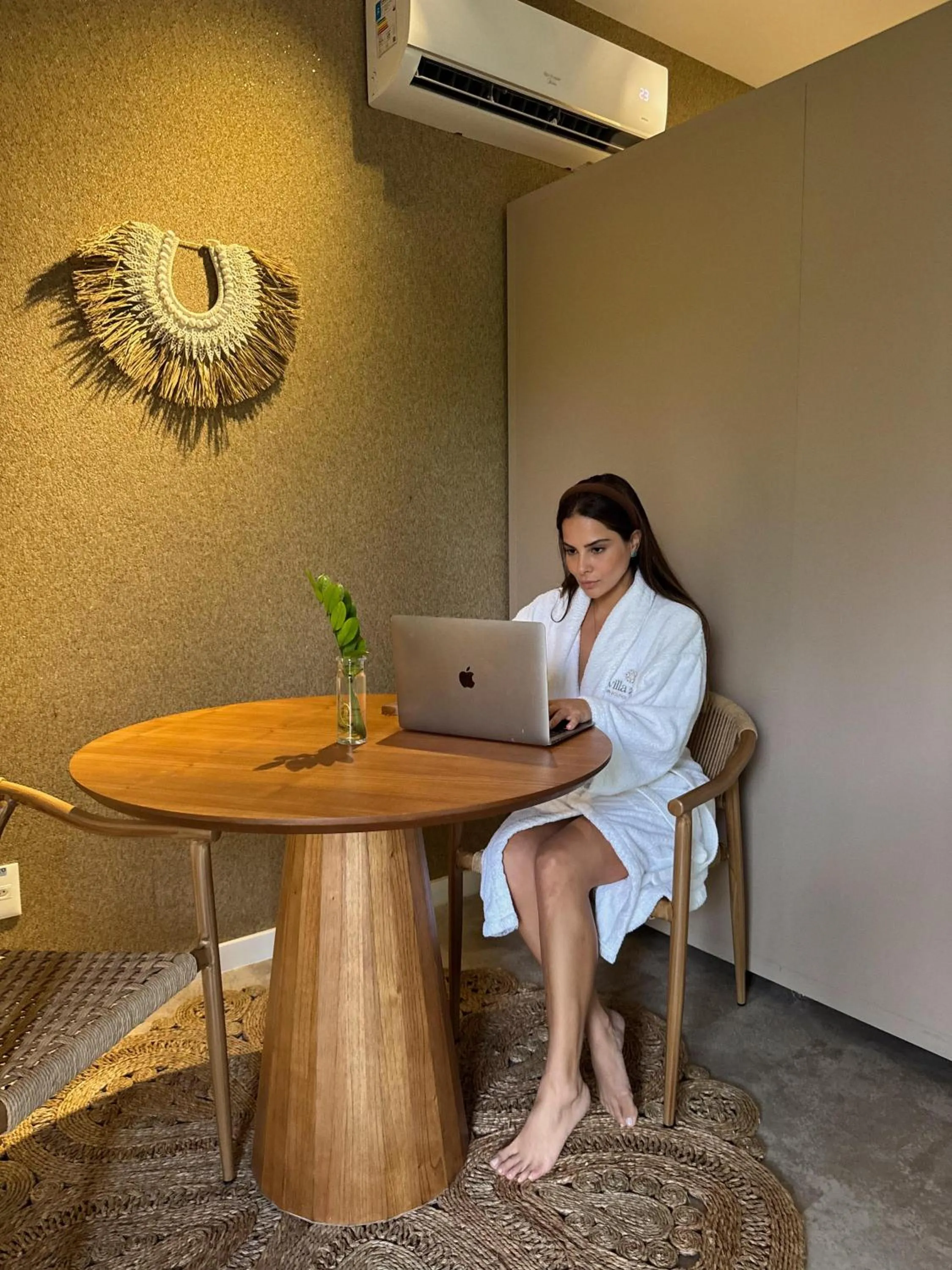 Photo of the whole room in Dolphin Hotel