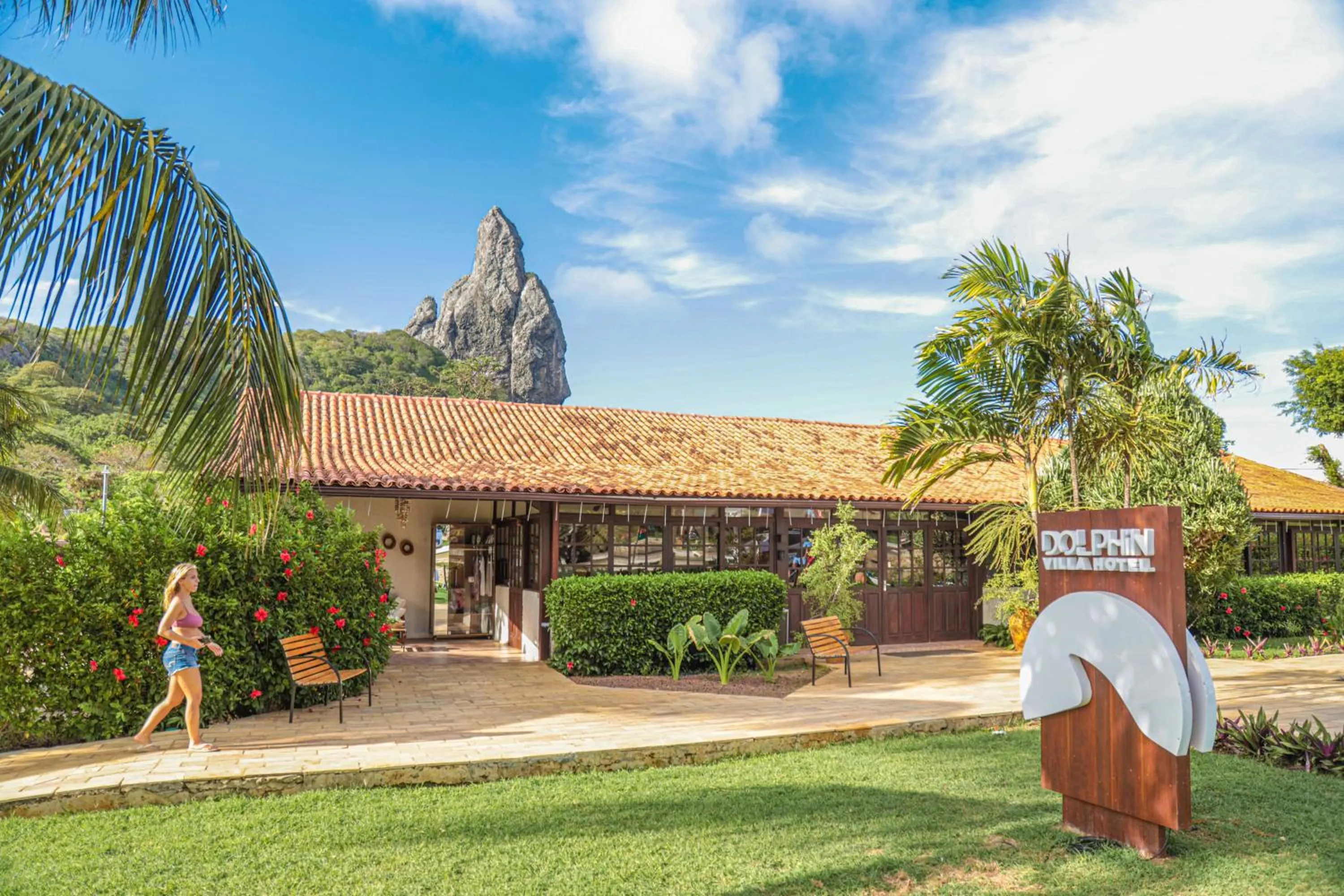 Facade/entrance in Dolphin Hotel