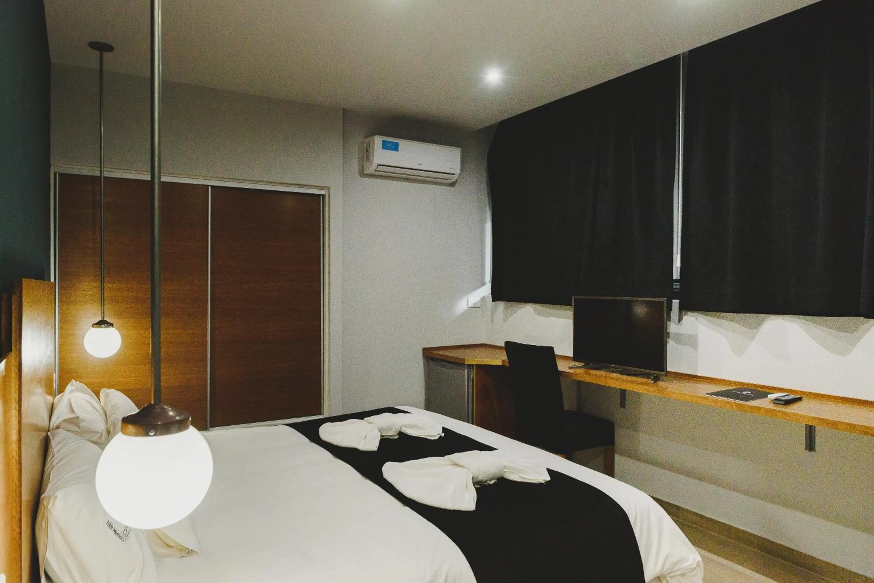 Bedroom, Bed in Plaza Paradiso Petit Hotel