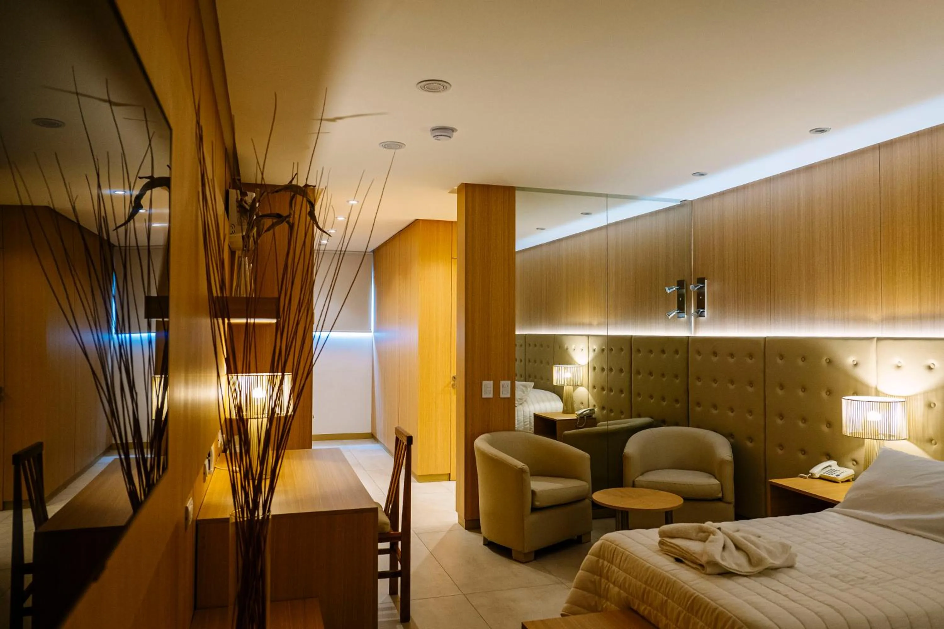 Bedroom, Bed in Plaza Paradiso Petit Hotel