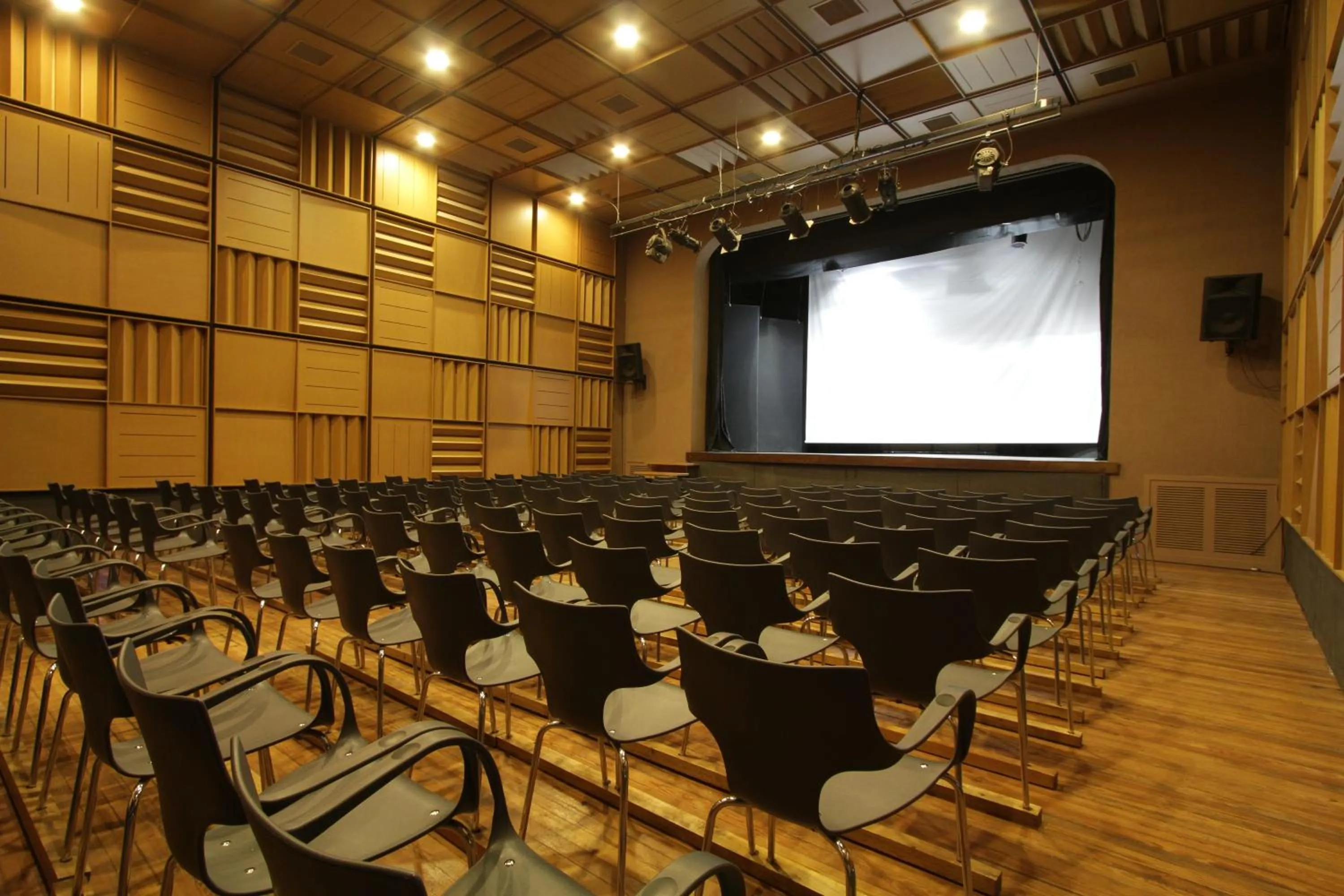 Meeting/conference room in Plaza Paradiso Petit Hotel