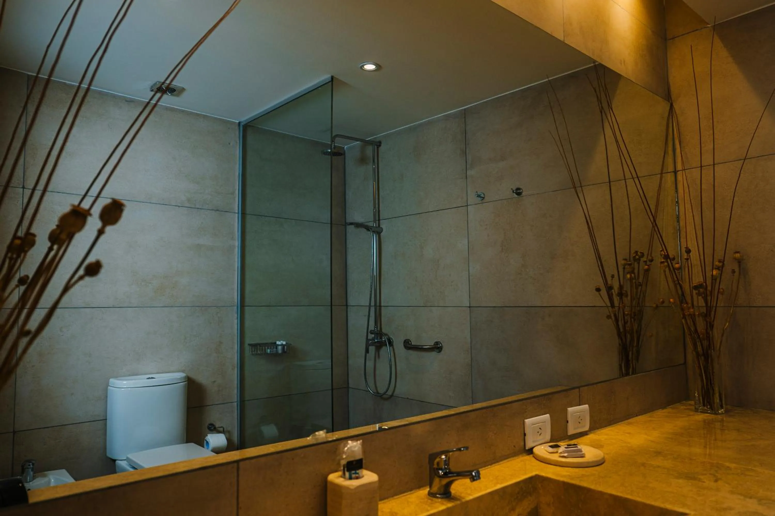 Bathroom in Plaza Paradiso Petit Hotel