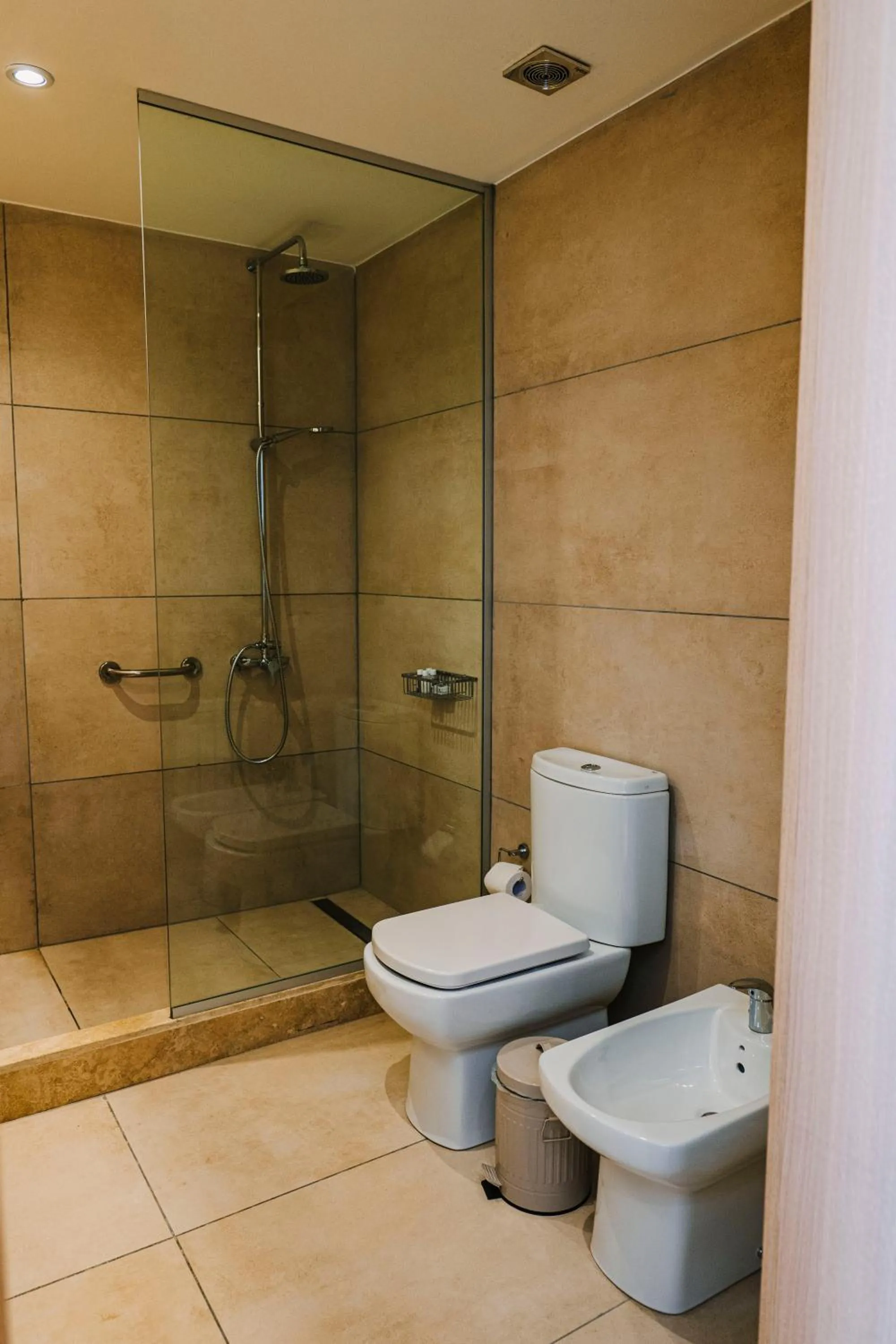 Shower in Plaza Paradiso Petit Hotel