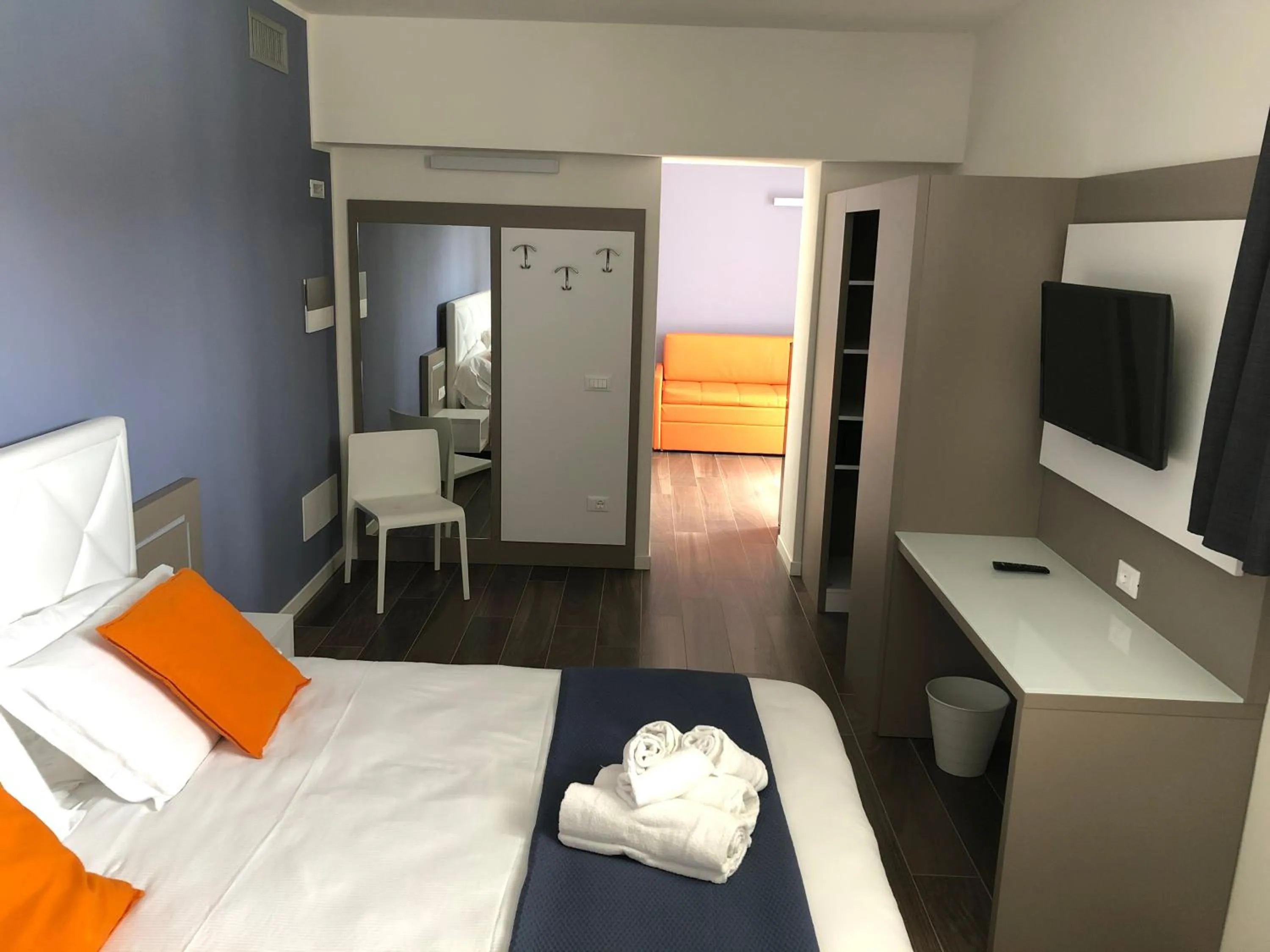 Photo of the whole room in B&B Alma Garda Lake