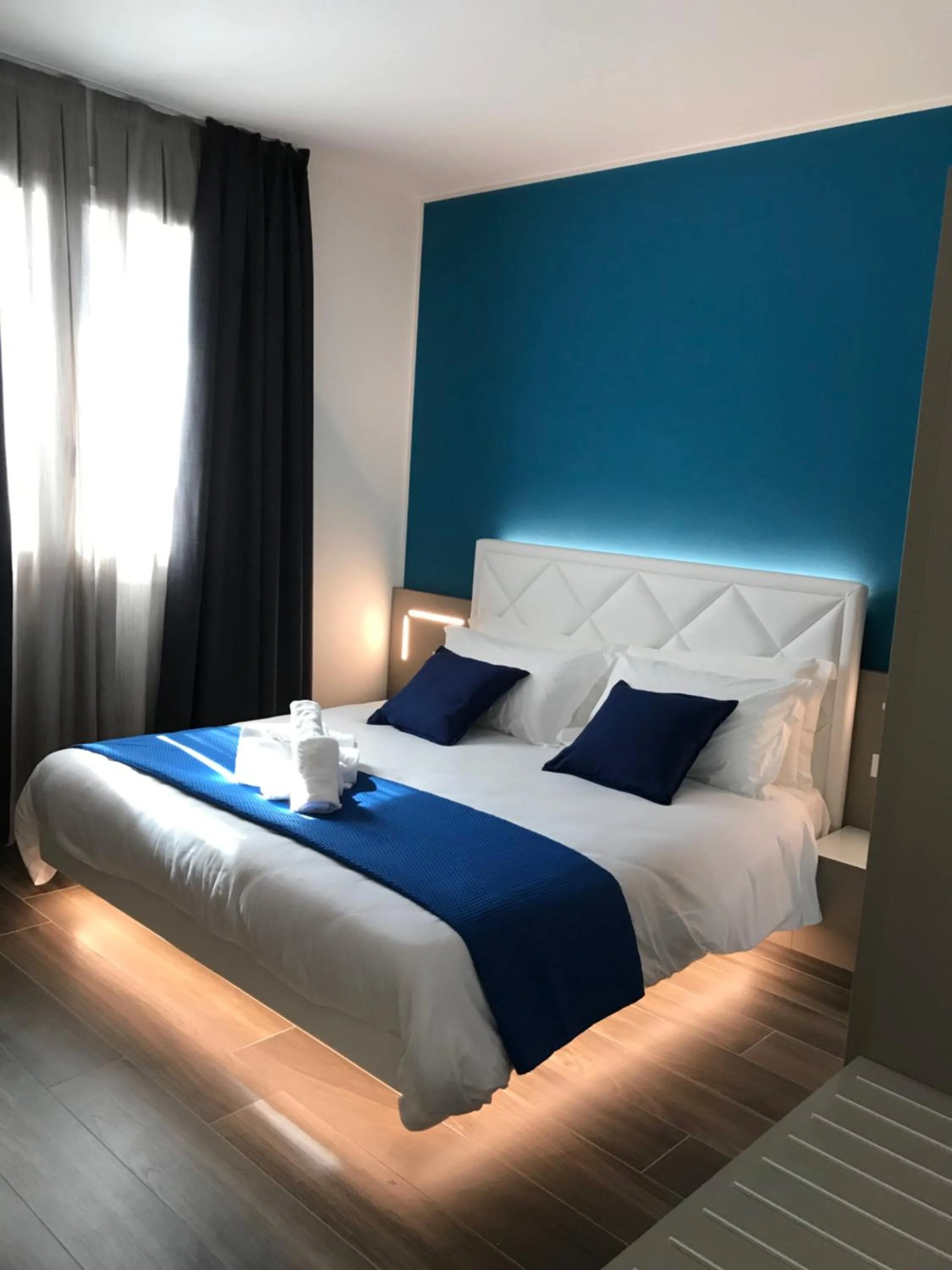 Photo of the whole room in B&B Alma Garda Lake