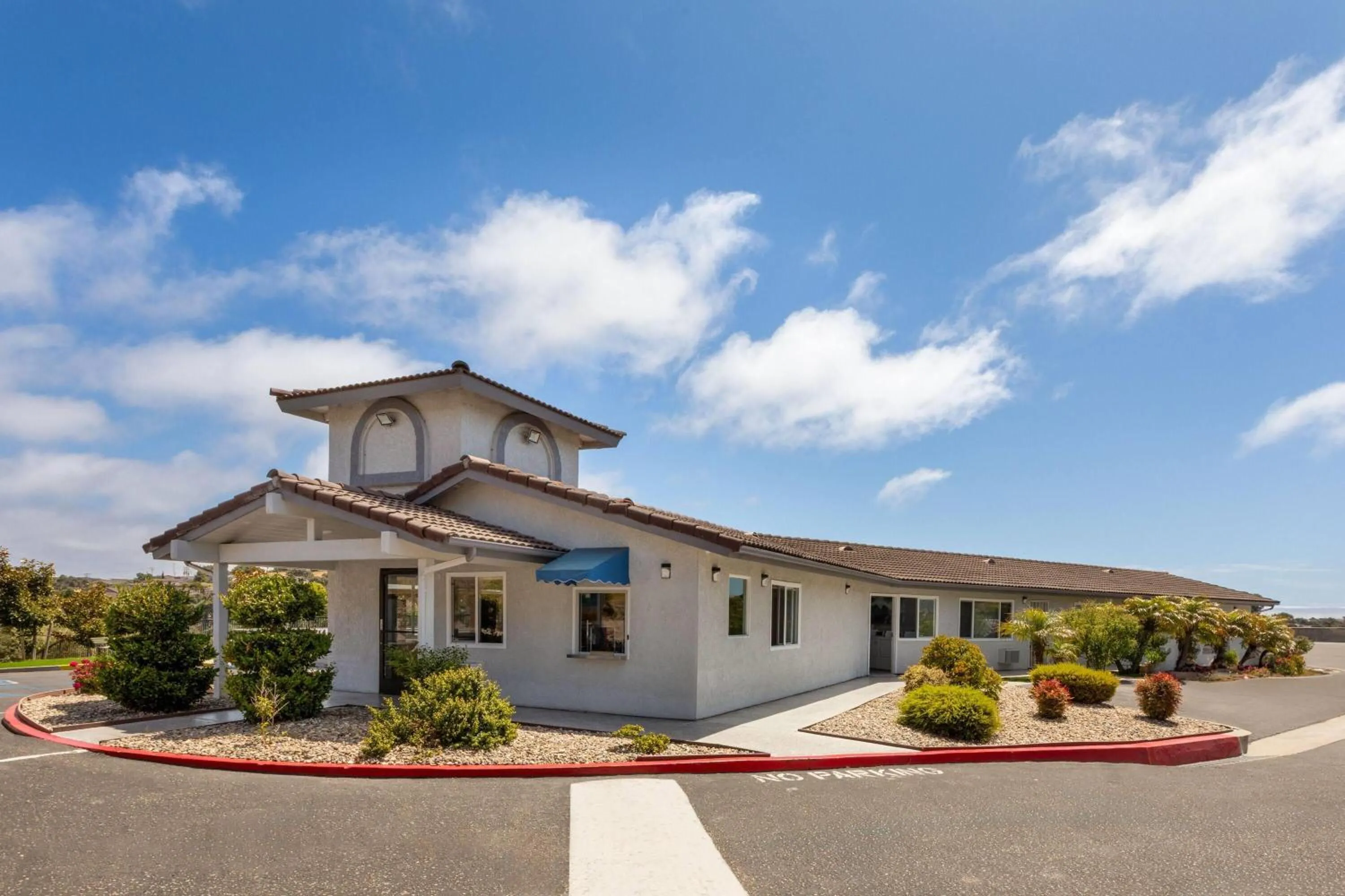 Property building in Days Inn by Wyndham Arroyo Grande Pismo Beach