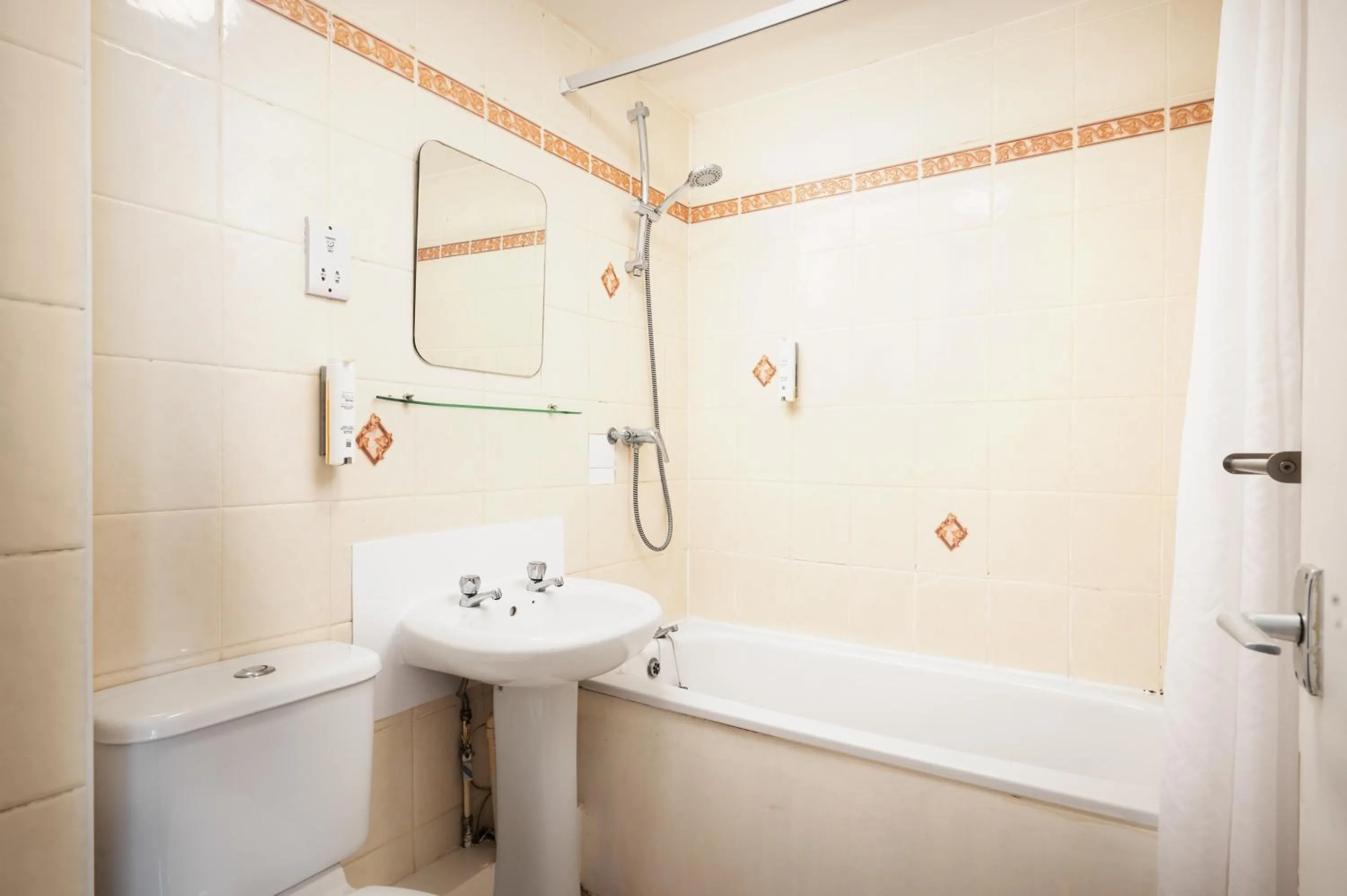 Bathroom in Rooms Inn