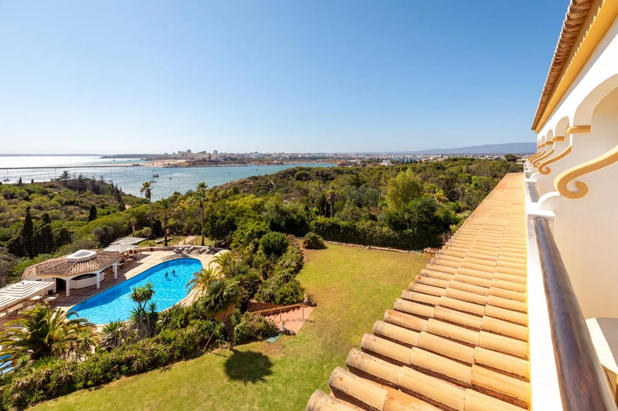 Pool view in Hotel Casabela