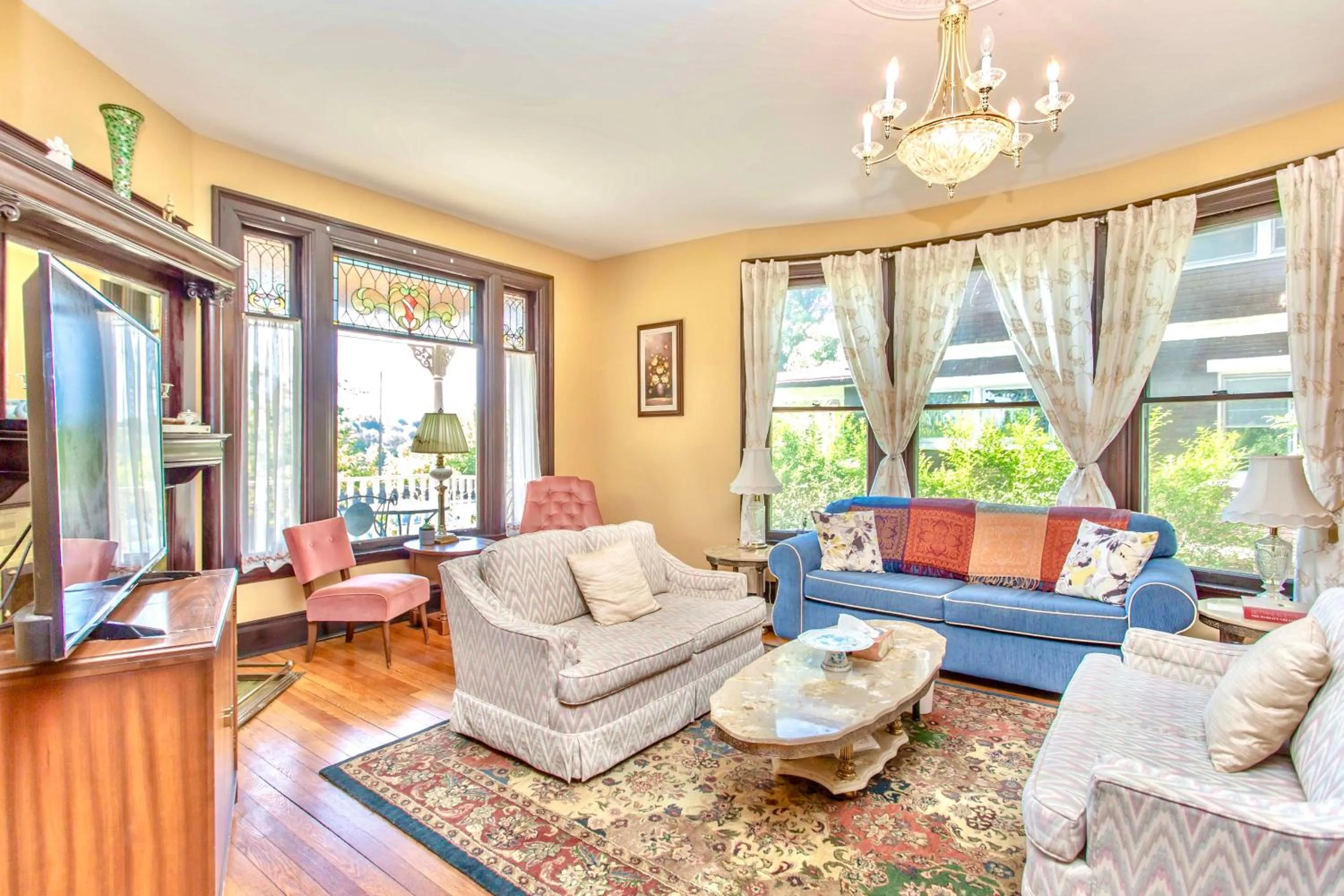 Redwood Bed and Breakfast