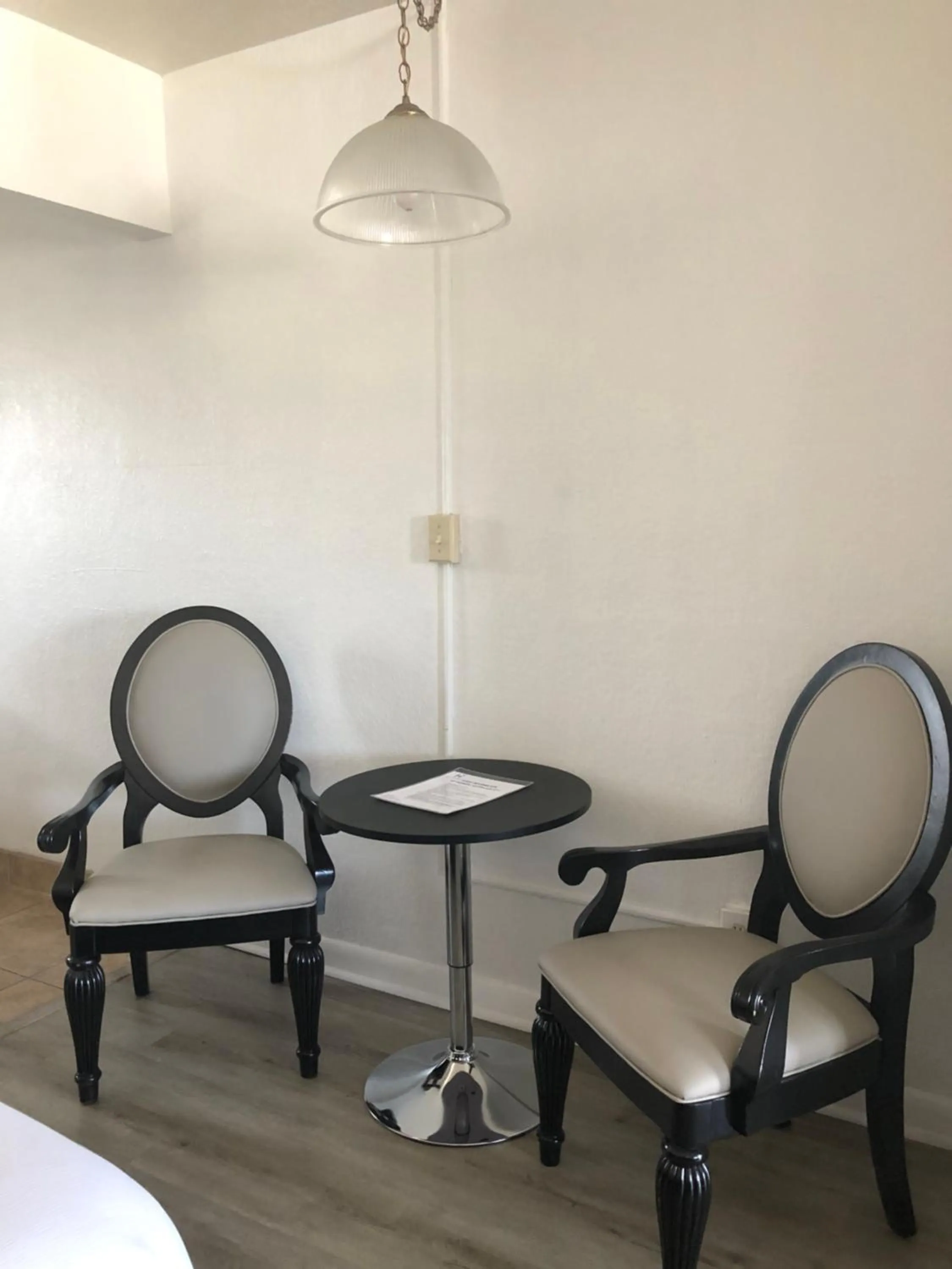 Dining area in Holiday Isles Resort