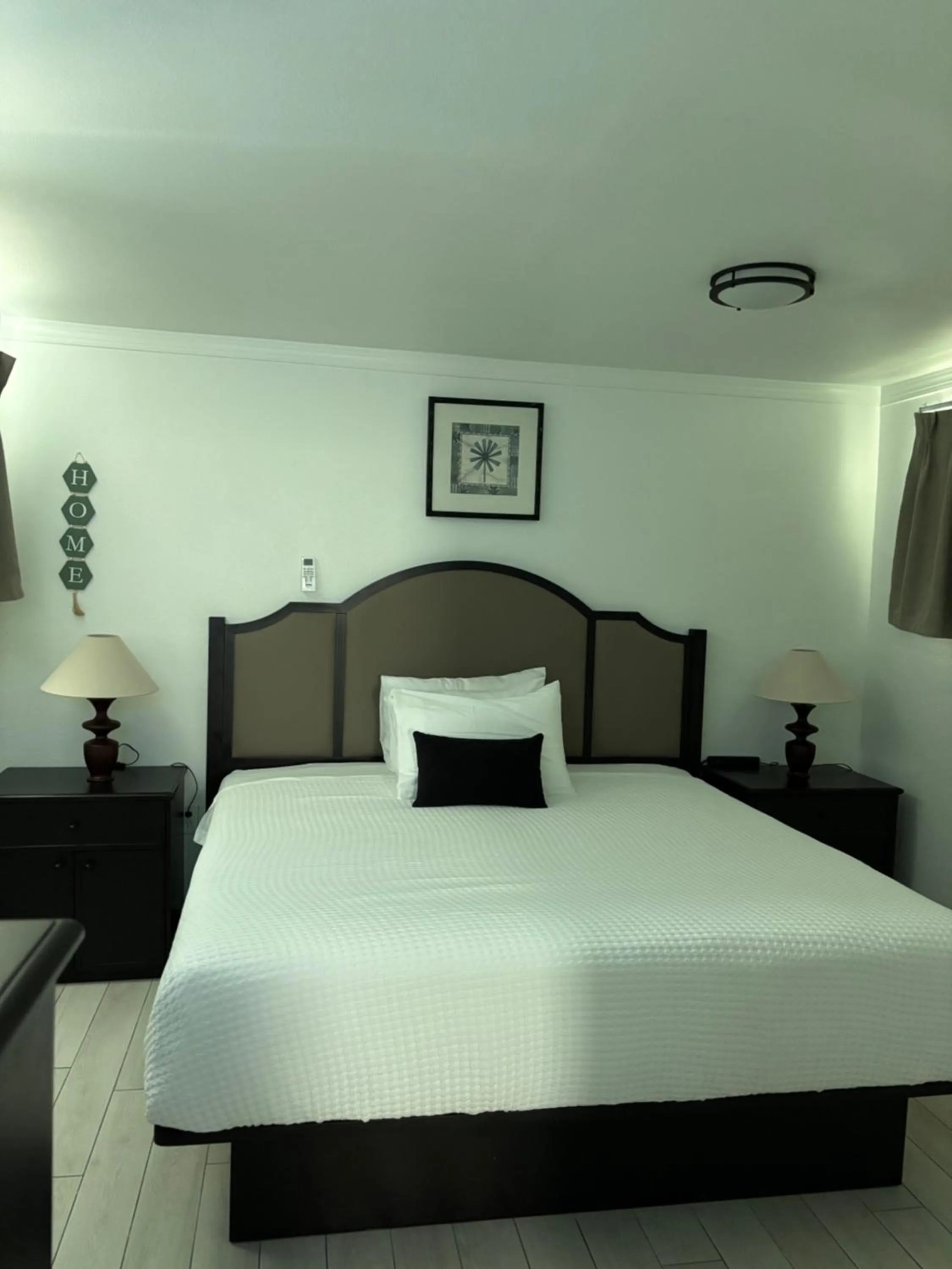 Bed in Holiday Isles Resort