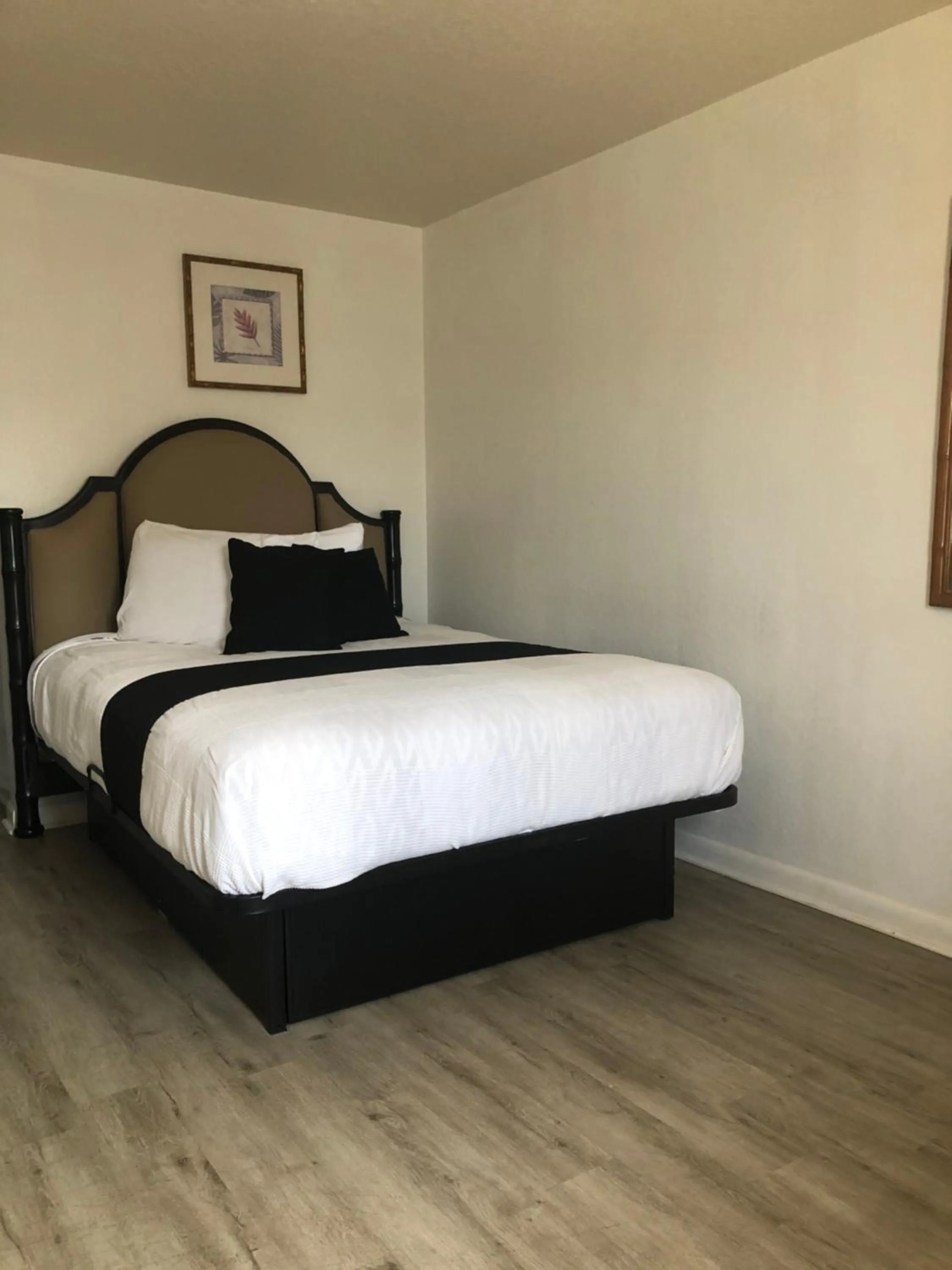 Bed in Holiday Isles Resort