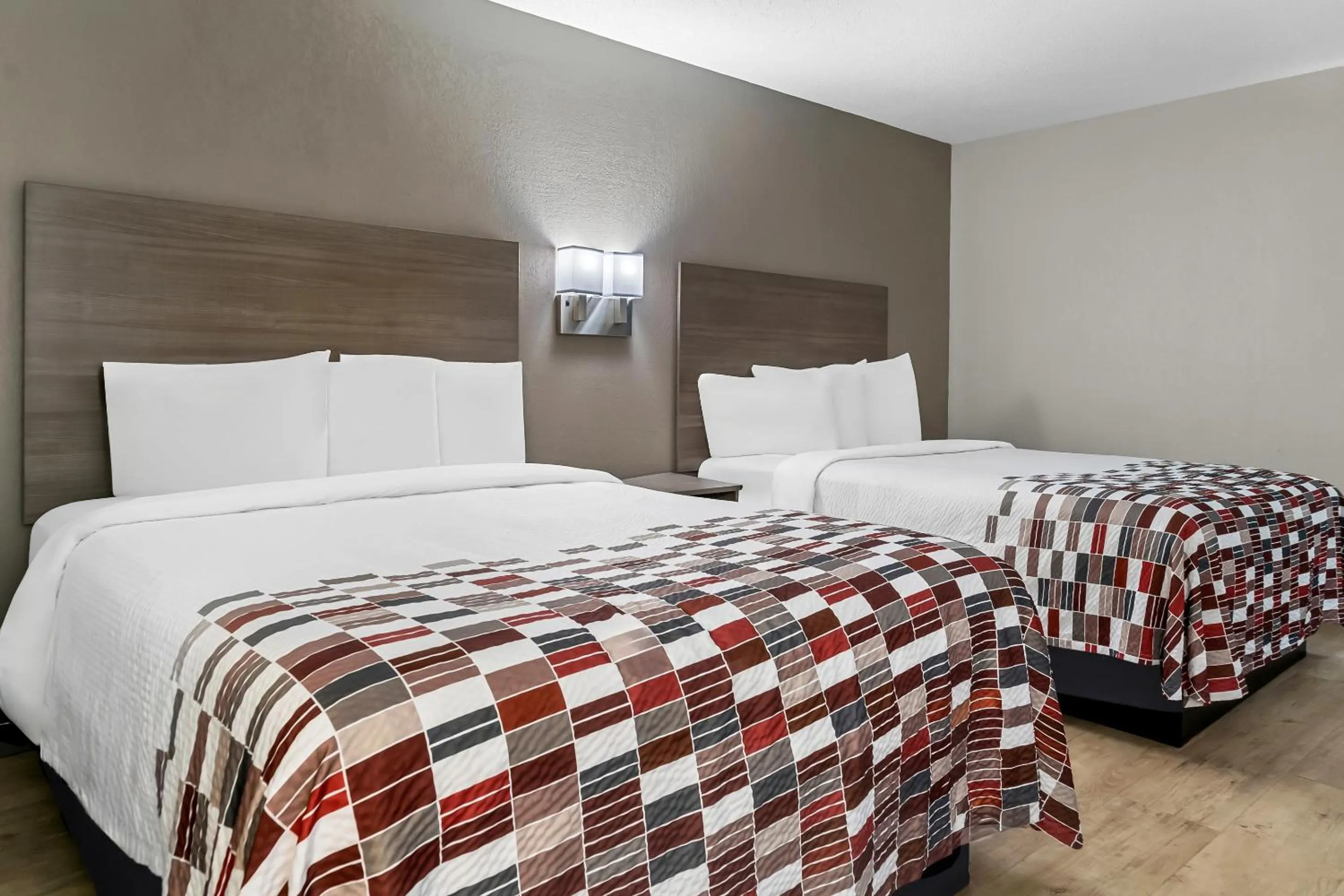 Deluxe Room with Two Queen Beds Non-Smoking in Red Roof Inn Flint