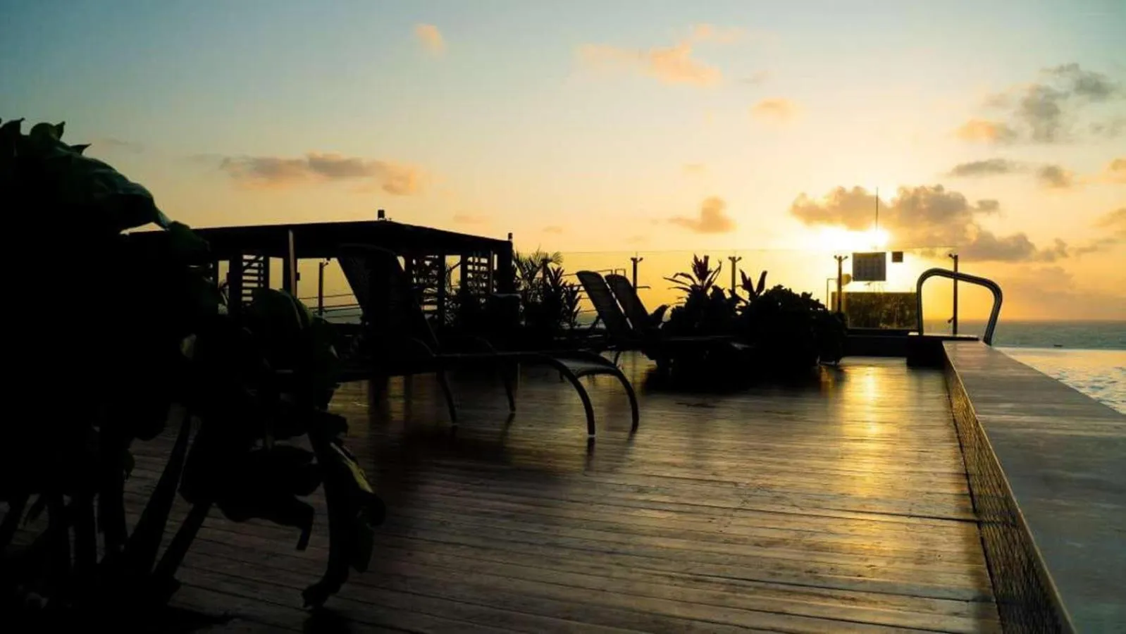 Pool view in Quality Suítes João Pessoa