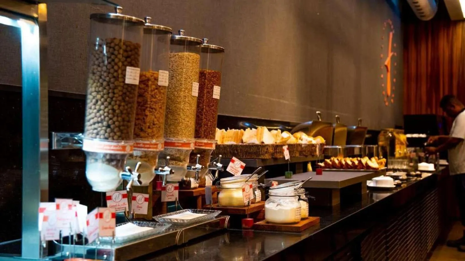 Restaurant/places to eat in Quality Suítes João Pessoa