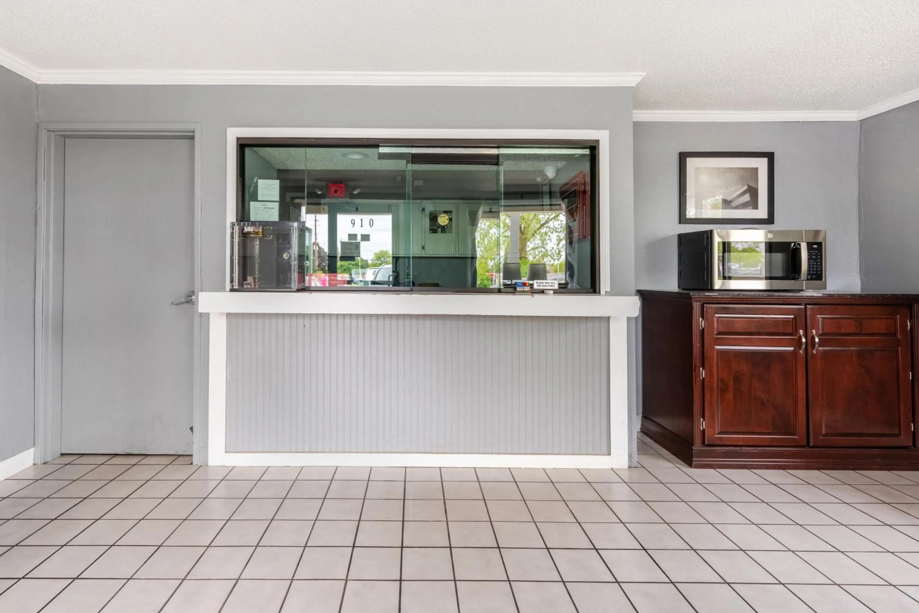 Lobby or reception in Super Inn by OYO Lansing MI