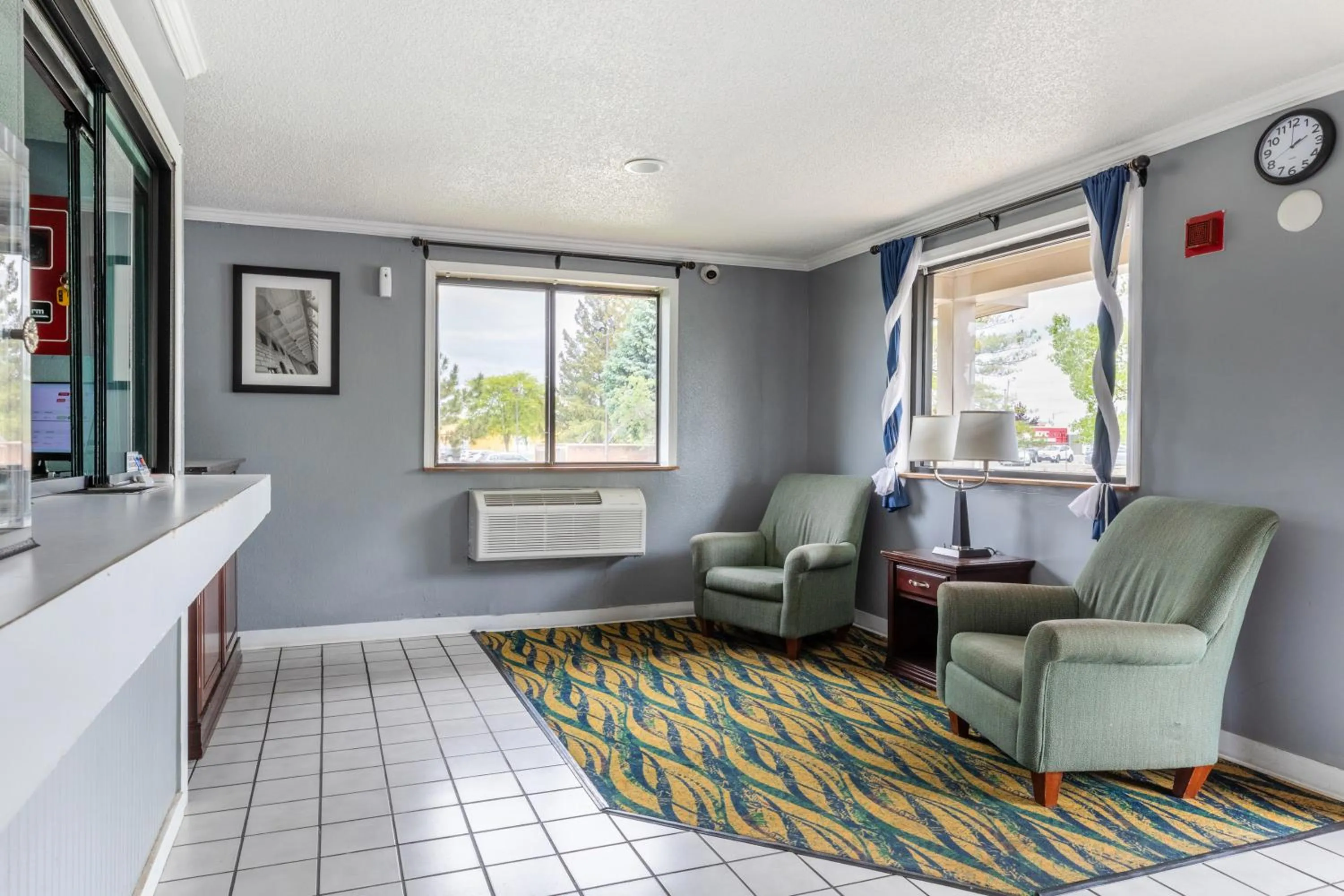 Seating area in Super Inn by OYO Lansing MI
