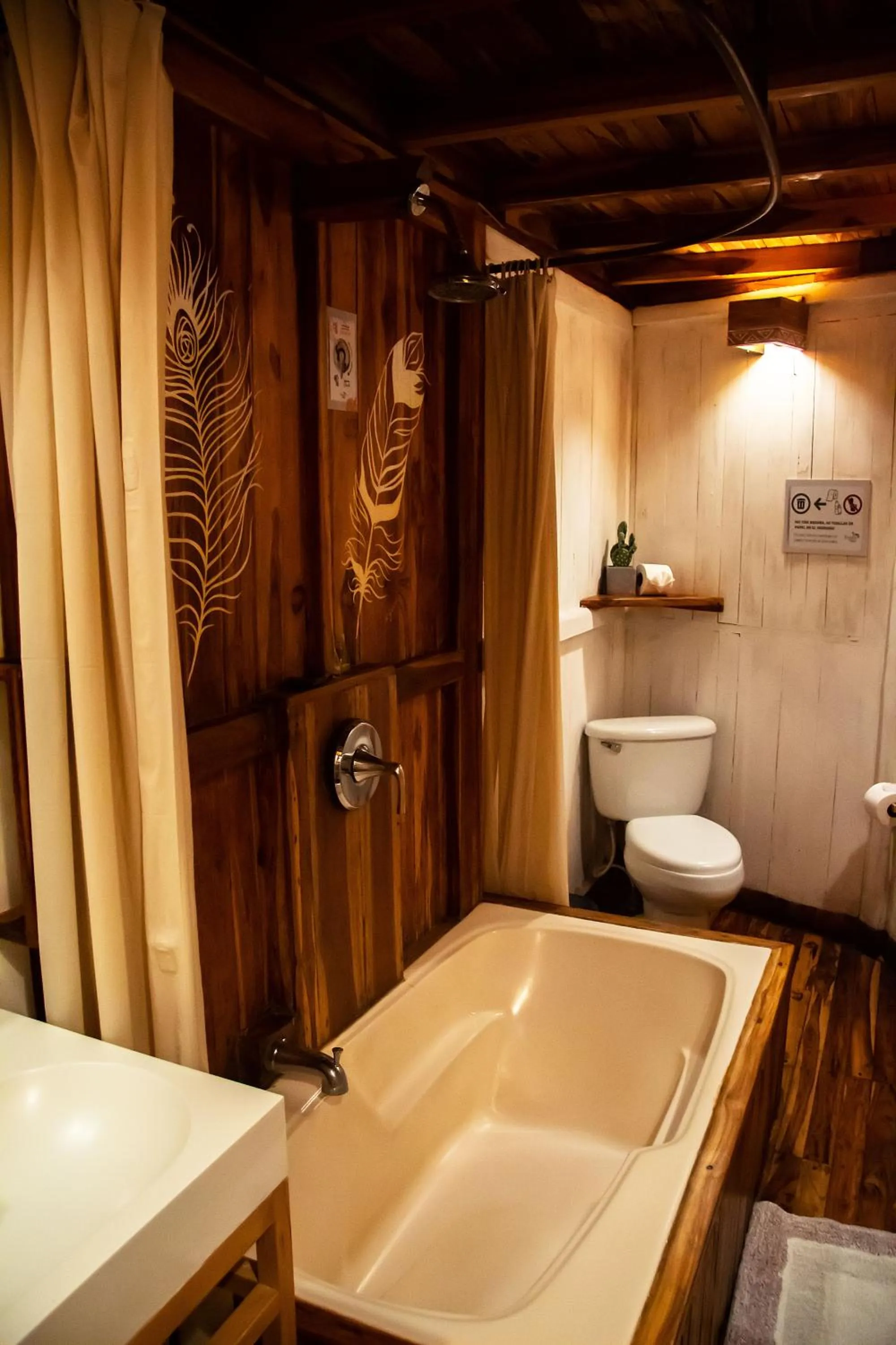 Bath in Hotel Tortuga Village