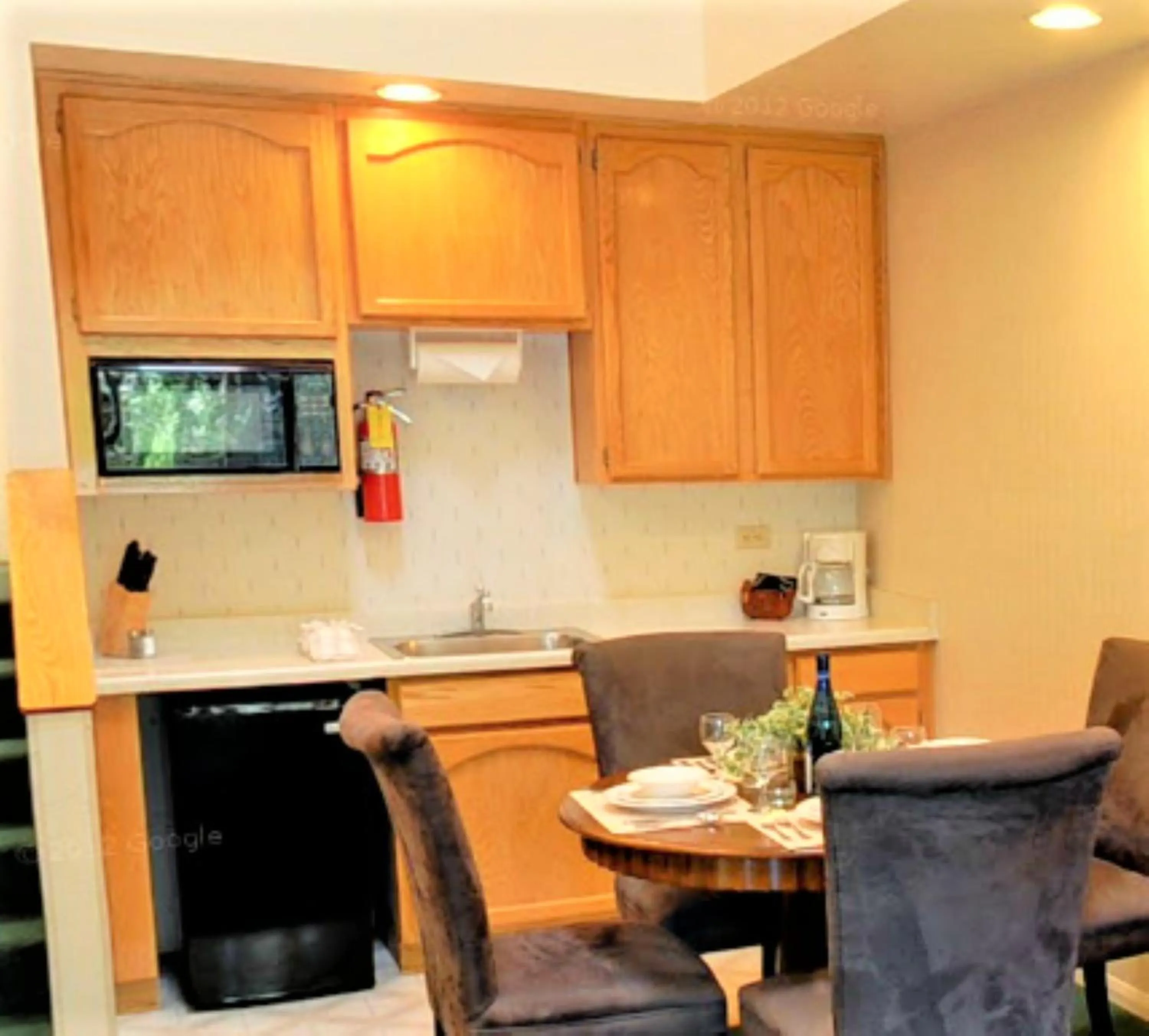 Kitchen or kitchenette in North Bay At Lake Arrowhead