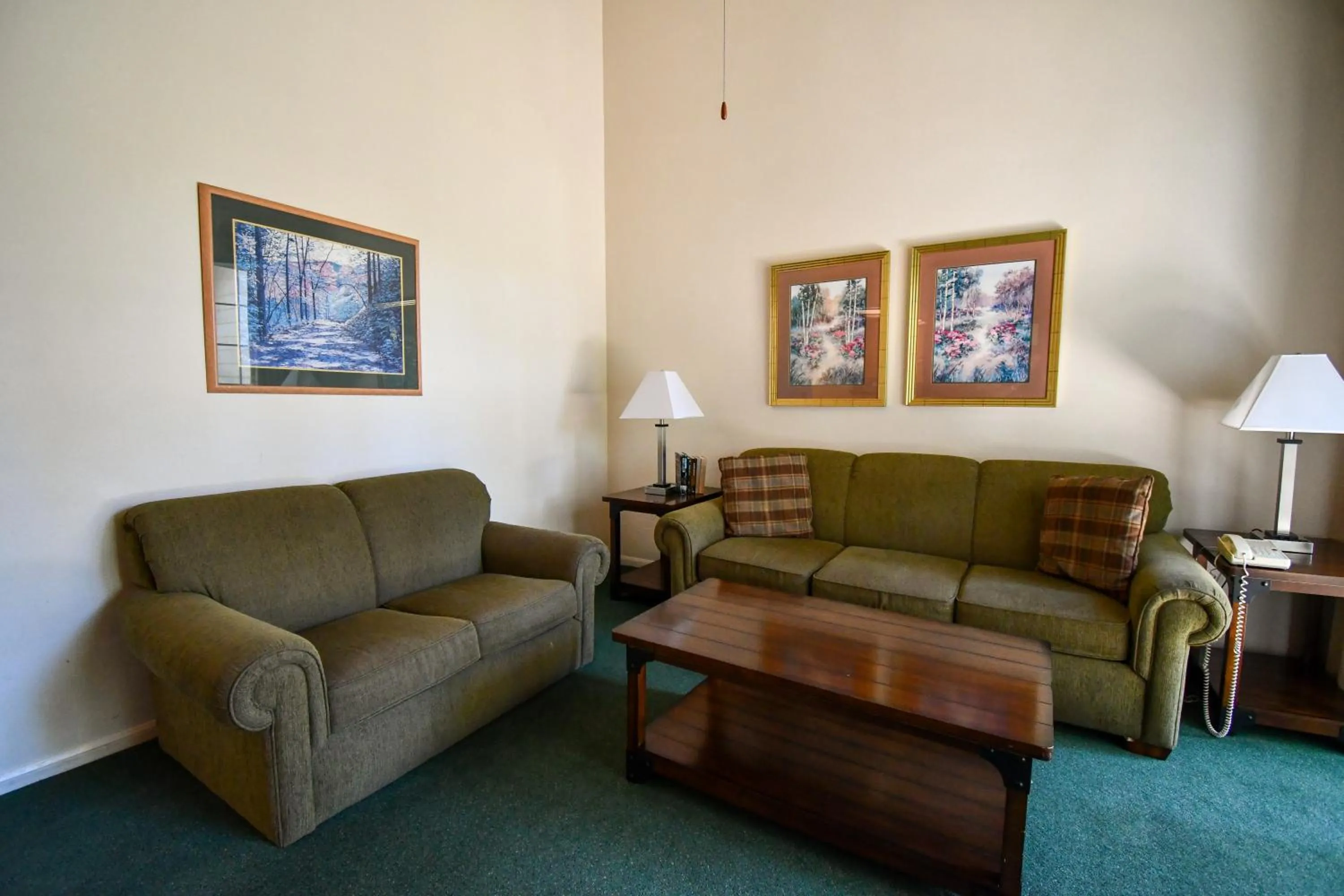 Living room in North Bay At Lake Arrowhead