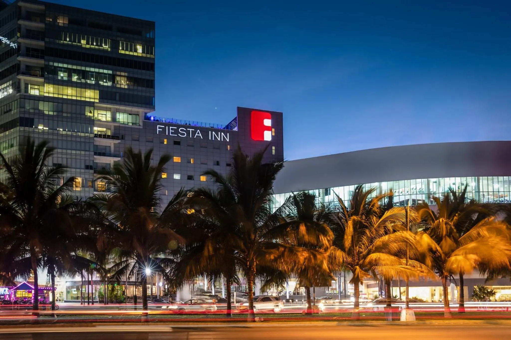Property building in Fiesta Inn Cancun Las Americas