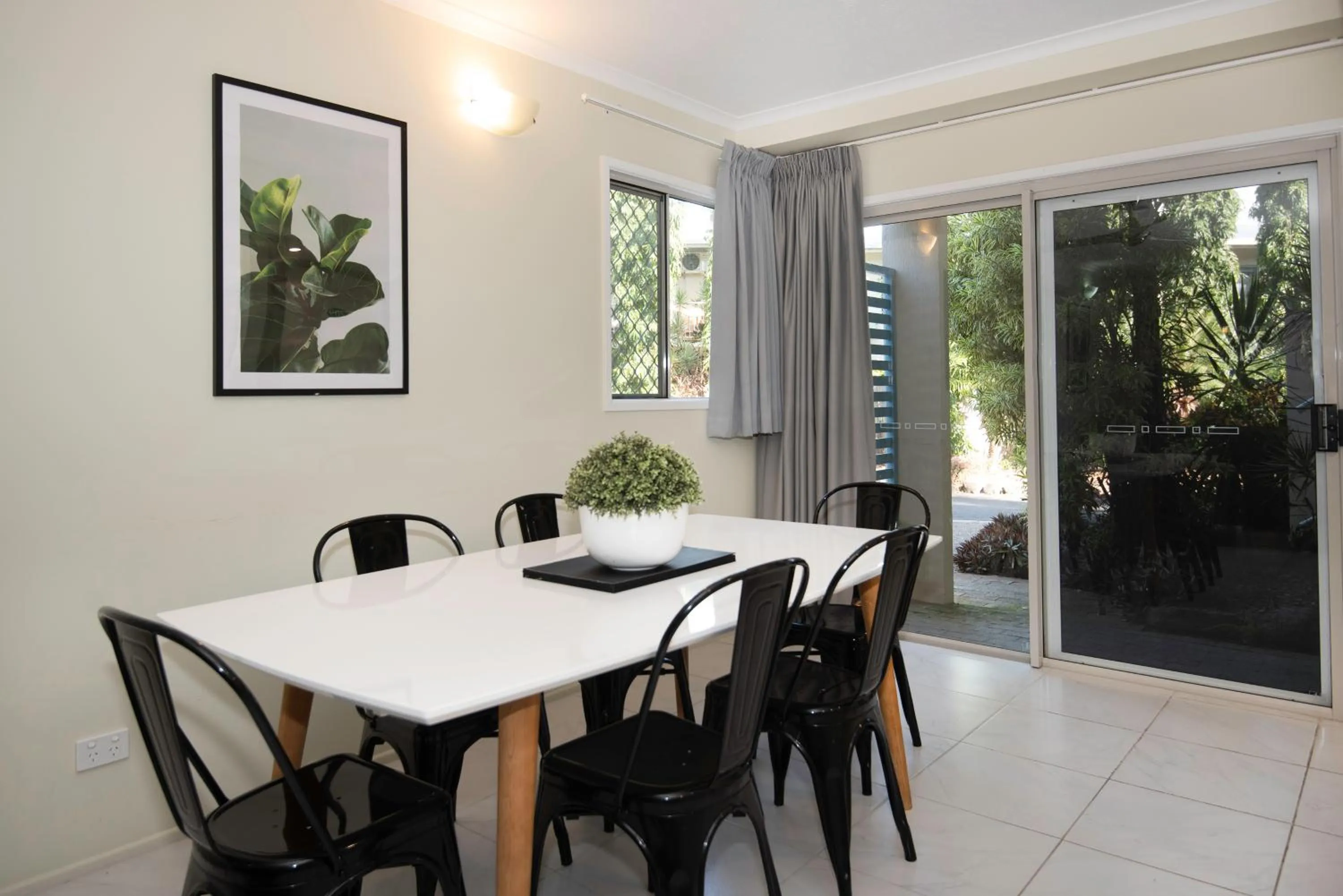 Dining area in Marlin Cove Holiday Resort