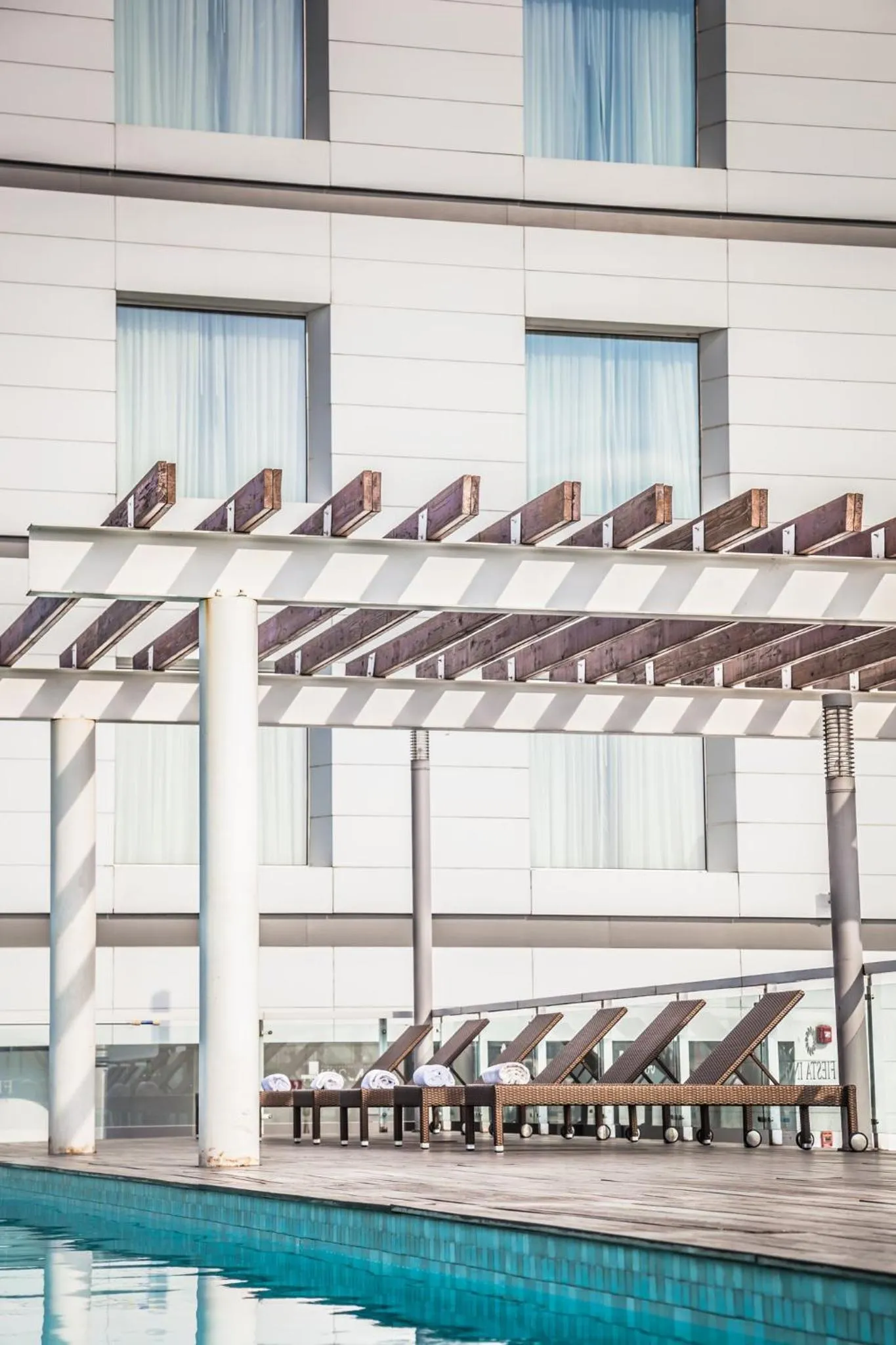 Swimming pool in Fiesta Inn Monterrey Tecnologico