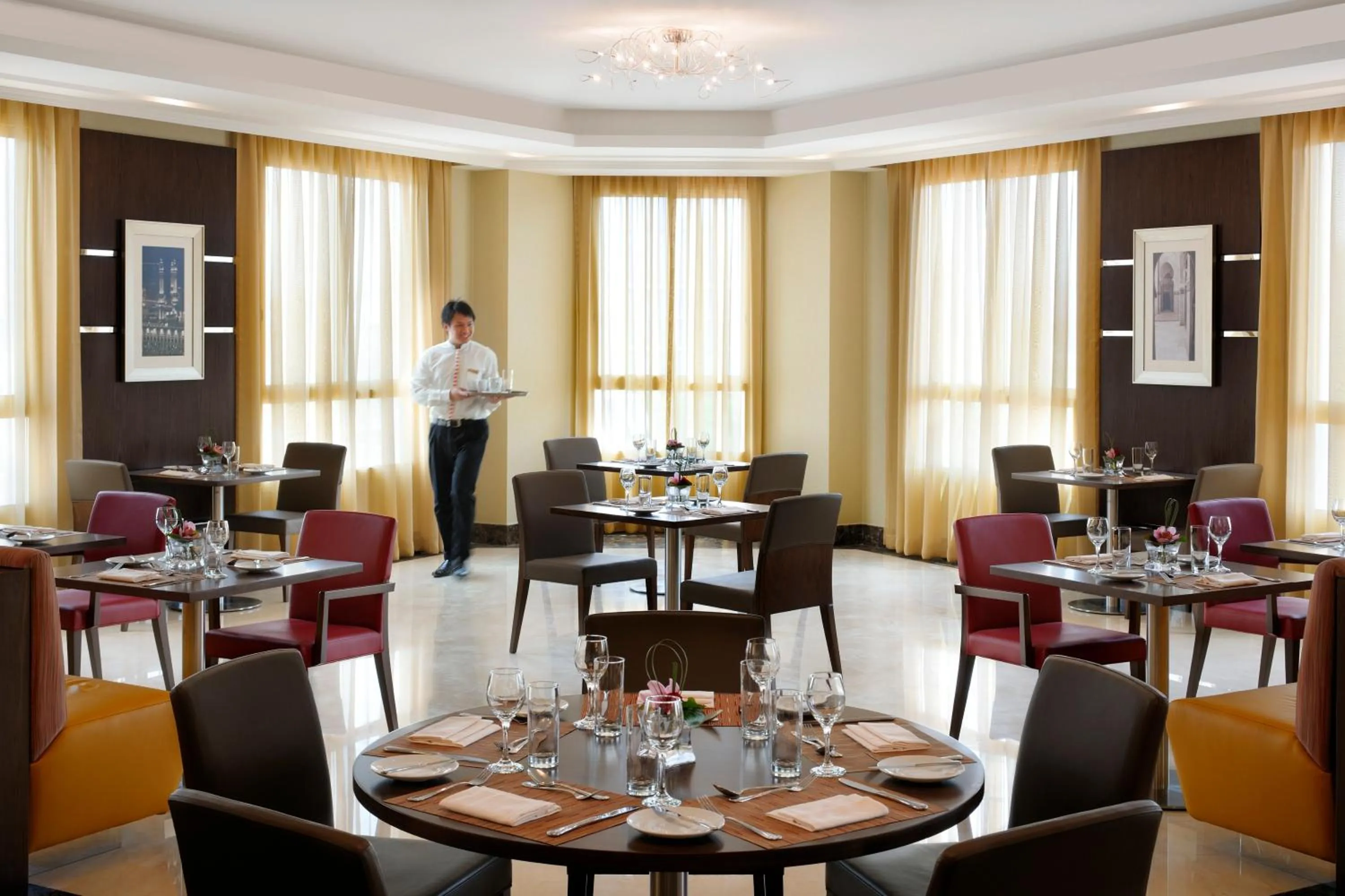 Restaurant/places to eat in Marriott Executive Apartments Riyadh, Convention Center