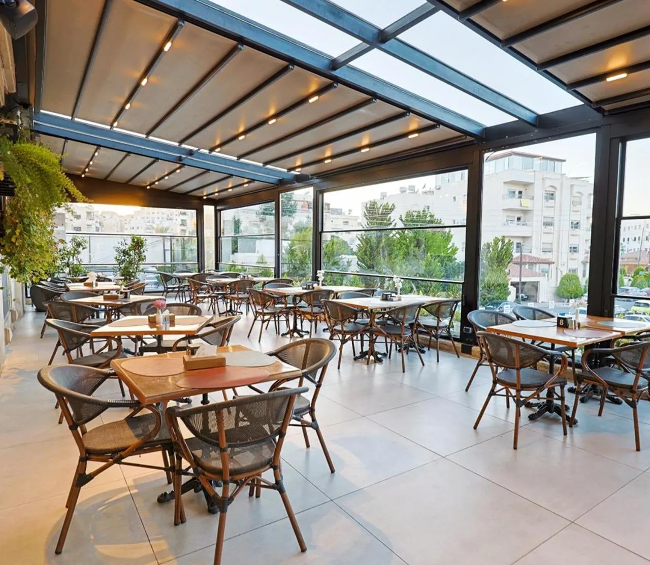 Restaurant/places to eat in Ayass Hotel