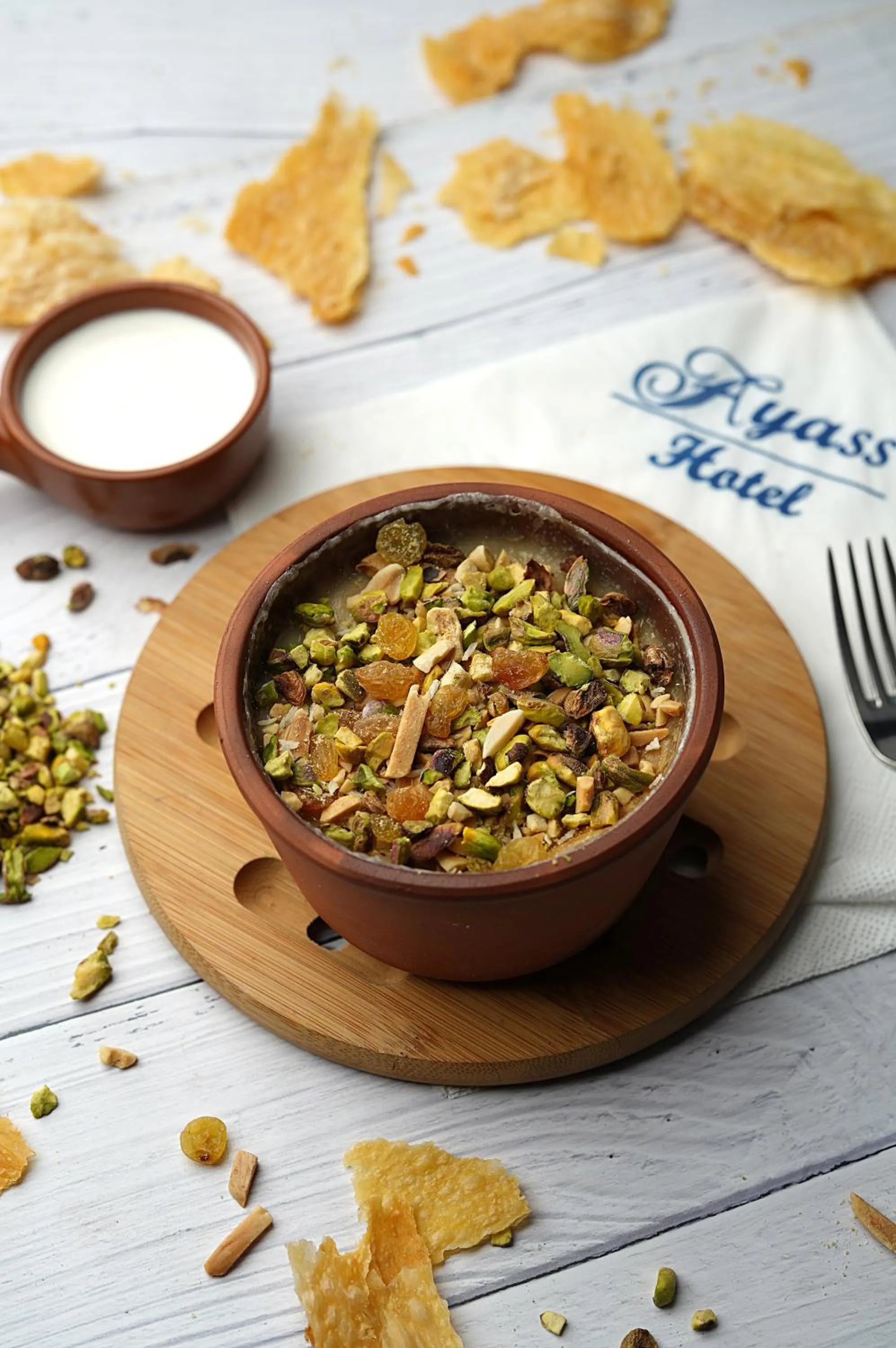 Restaurant/places to eat in Ayass Hotel