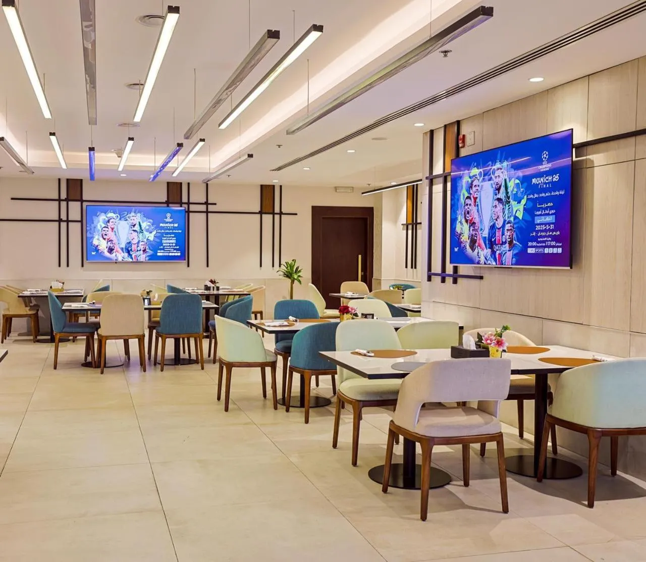 Restaurant/places to eat in Ayass Hotel