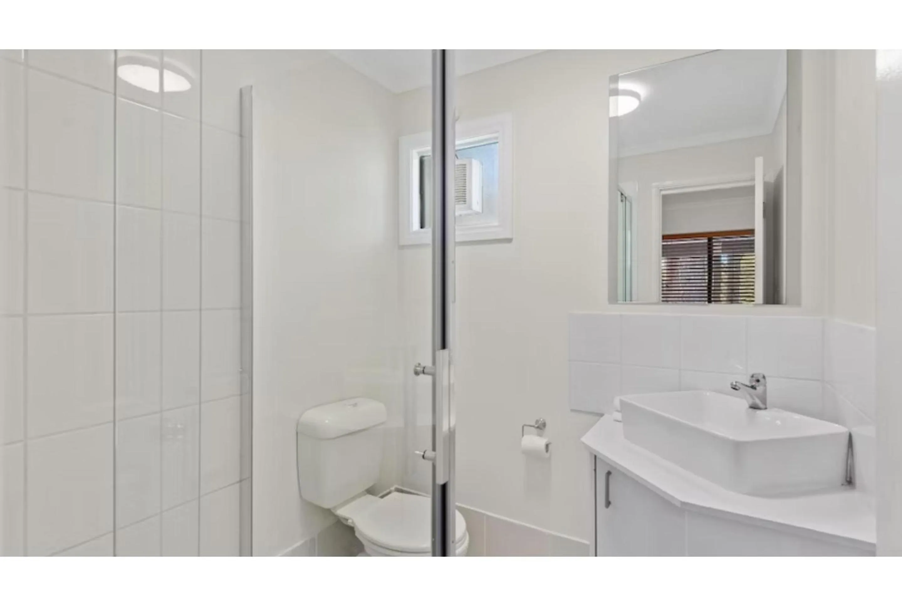 Bathroom in Discovery Parks - Woodman Point