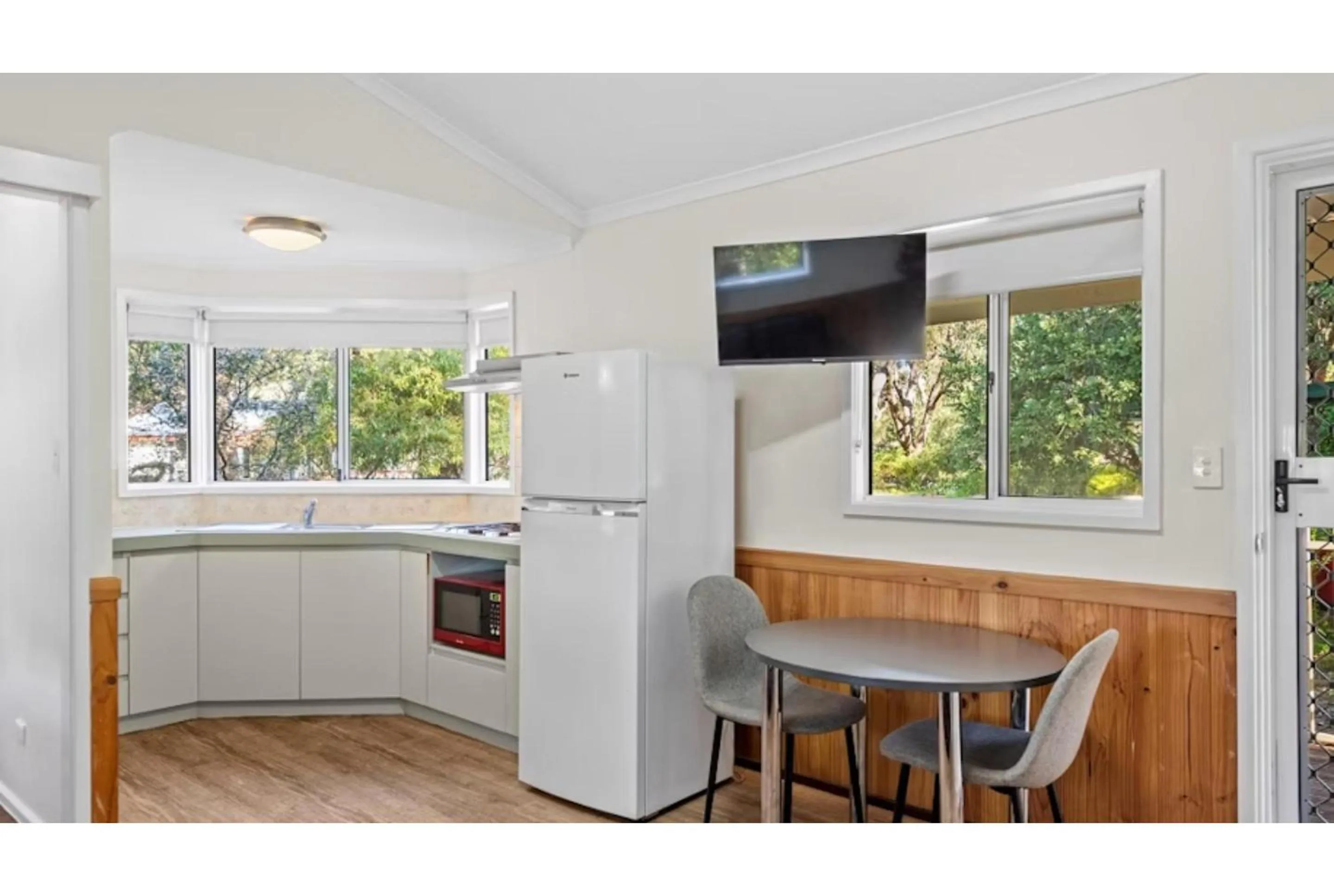Kitchen or kitchenette in Discovery Parks - Woodman Point