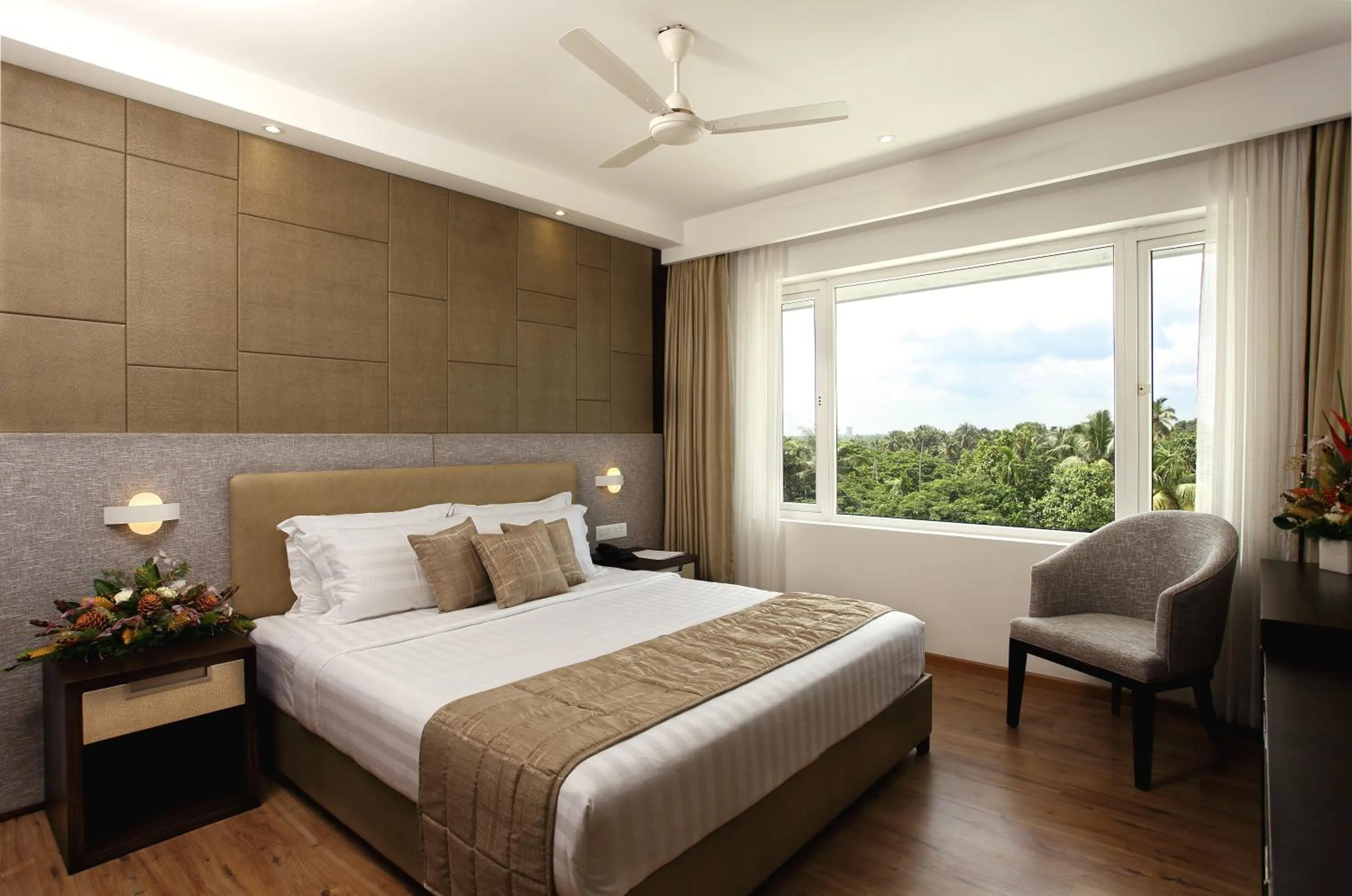 Bed in Sugar Business Hotel