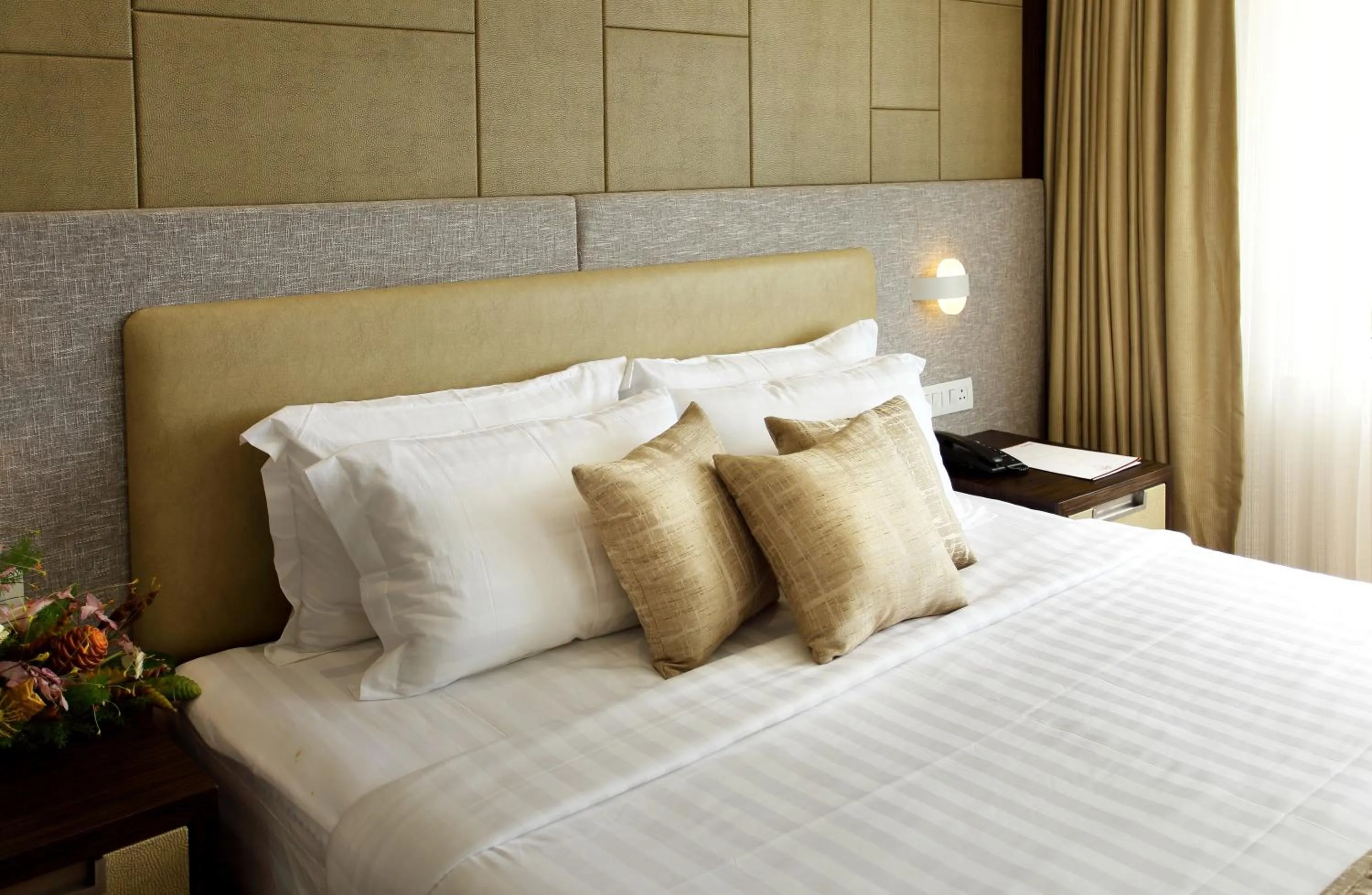 Bed in Sugar Business Hotel