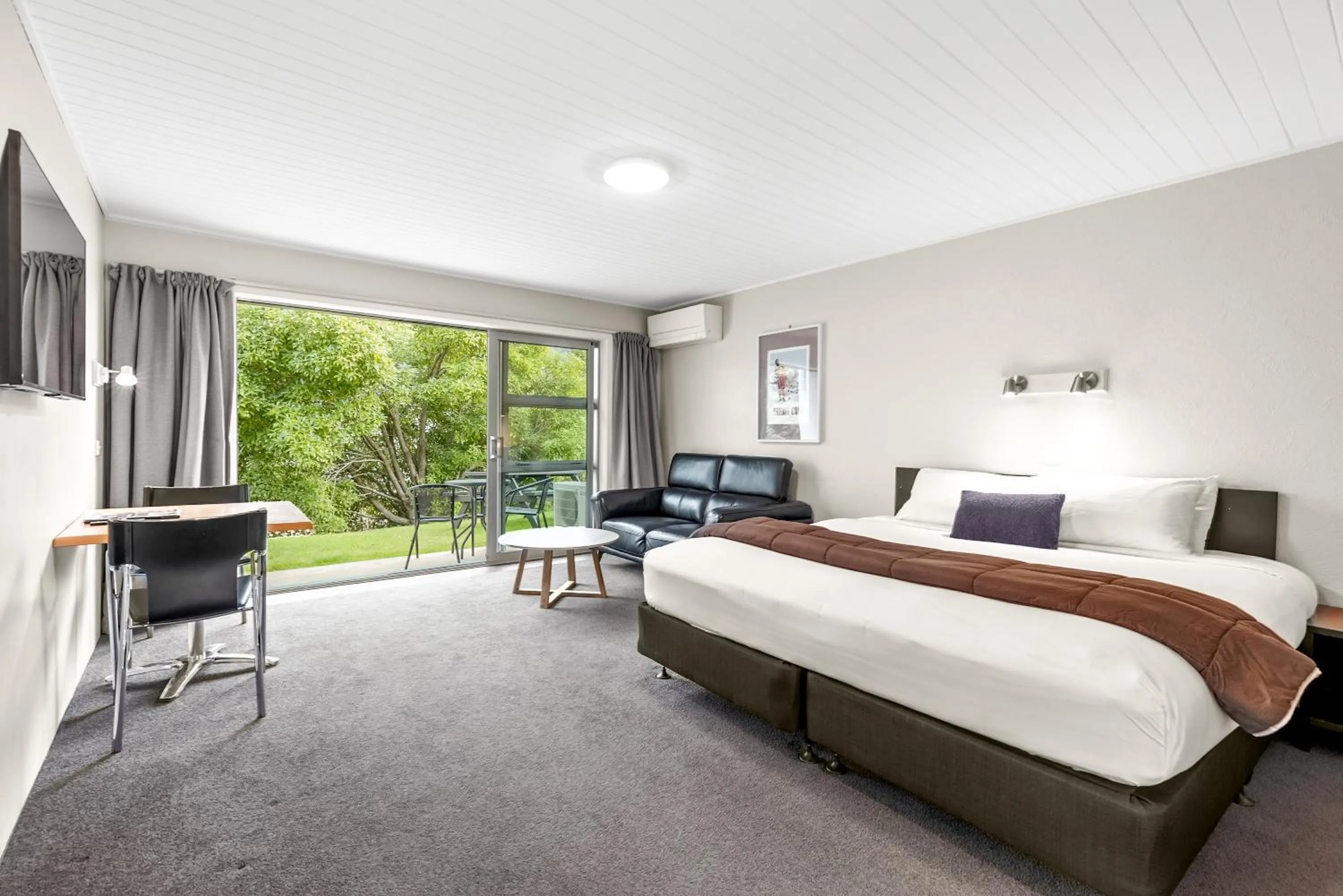 Photo of the whole room, Bed in ASURE Brookvale Motel