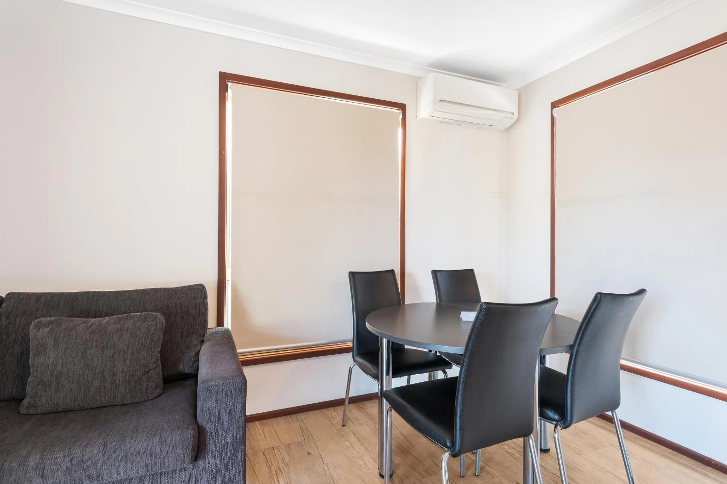 Dining area in Discovery Parks - Coogee Beach