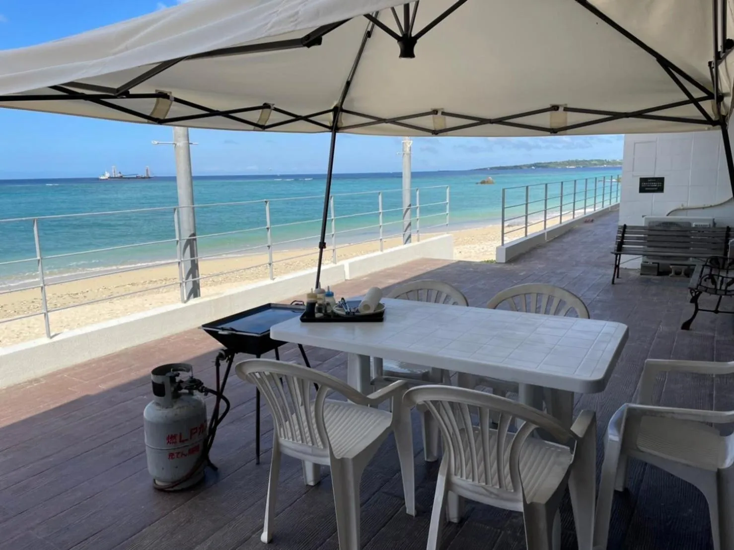 Restaurant/places to eat in Hotel & Restaurant On the Beach Lue