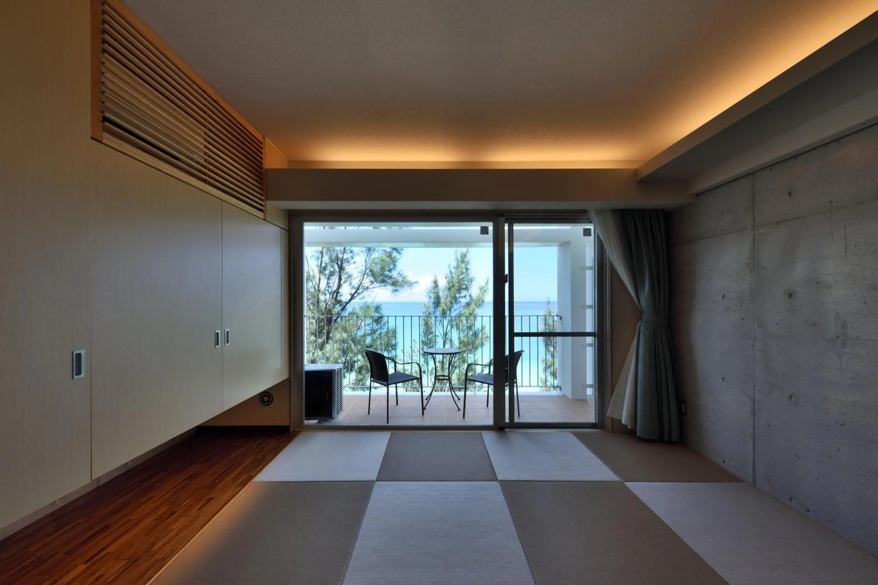 Photo of the whole room, Bed in Hotel & Restaurant On the Beach Lue