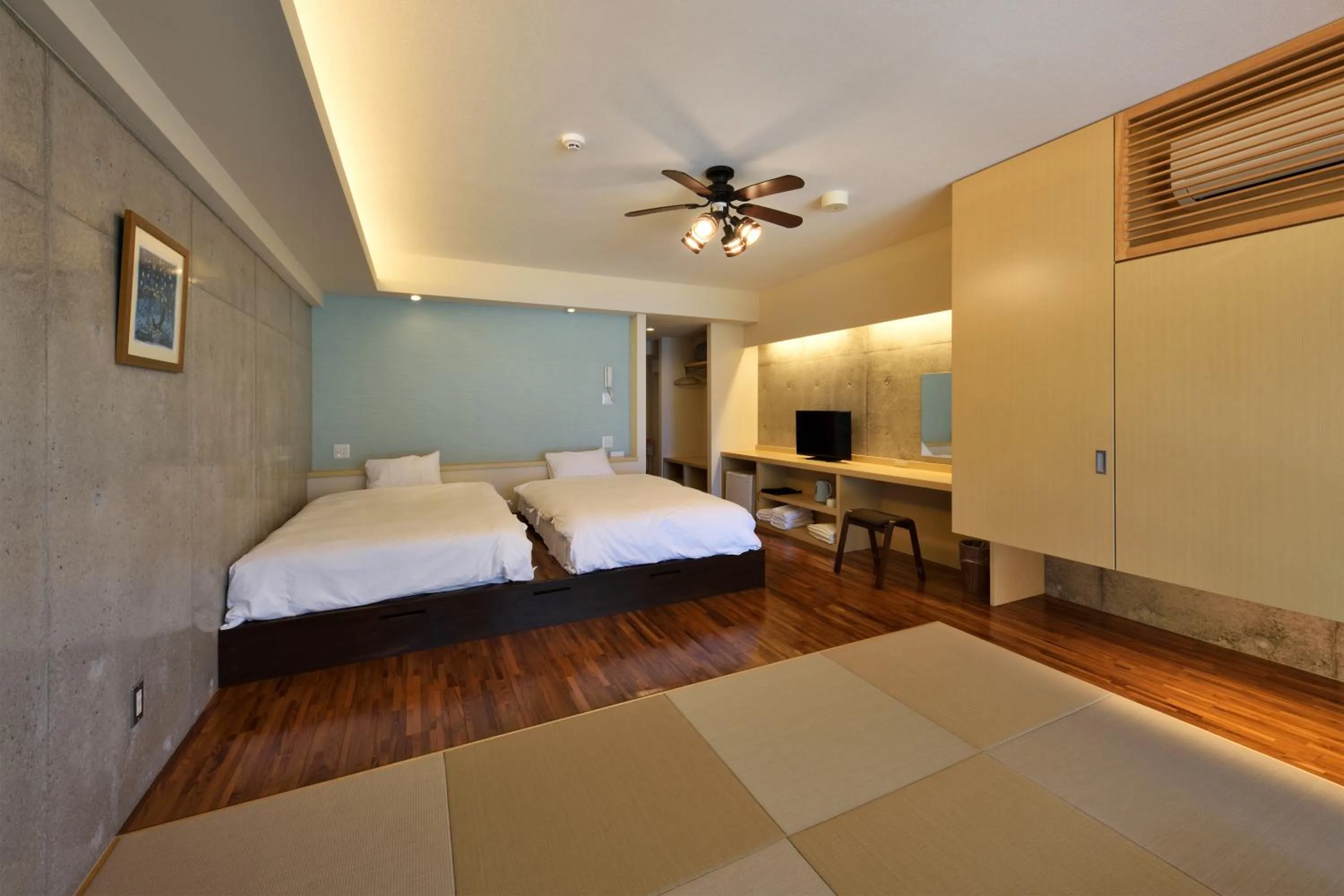 Photo of the whole room, Bed in Hotel & Restaurant On the Beach Lue